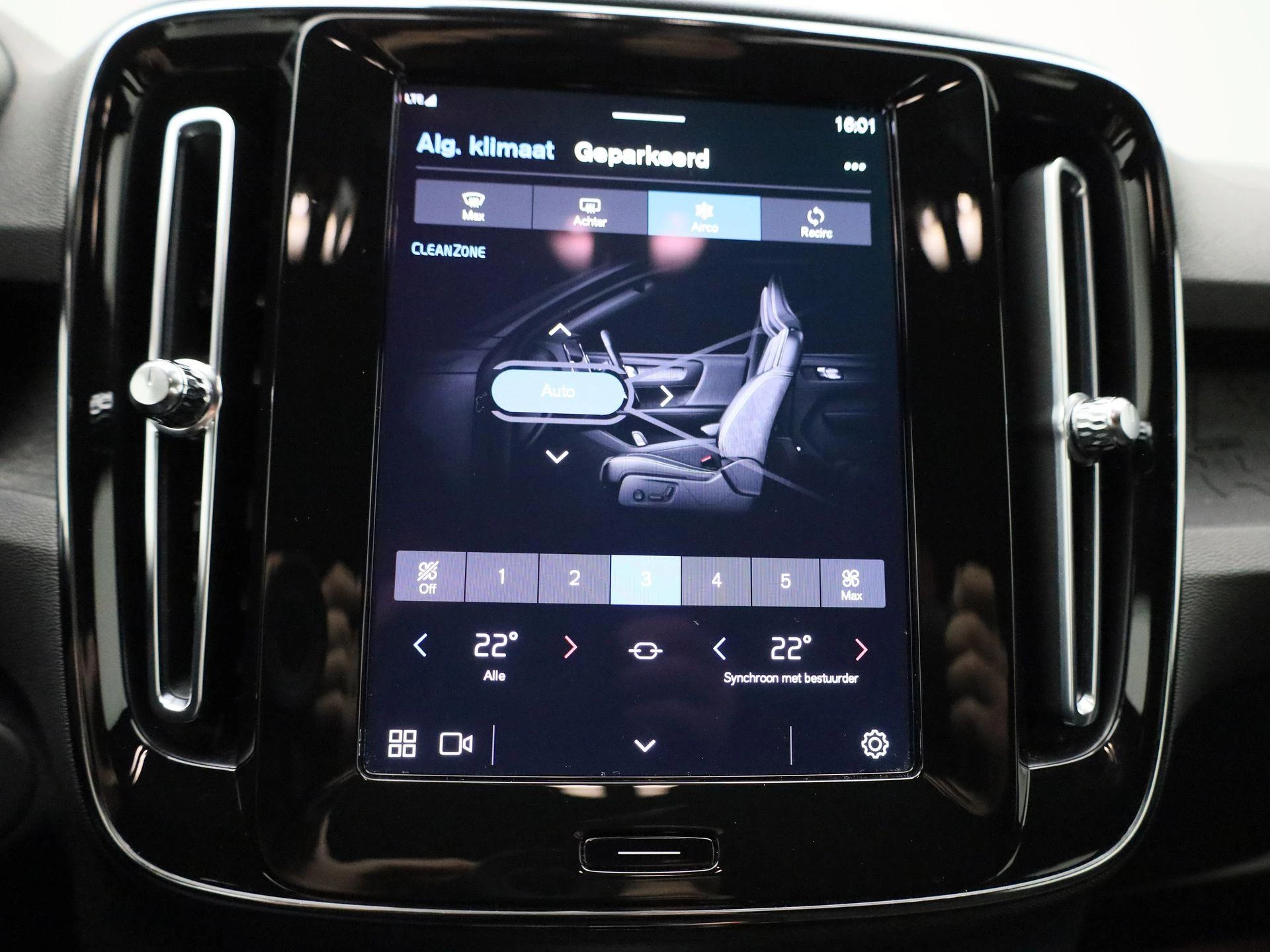 Volvo-XC40-image-19