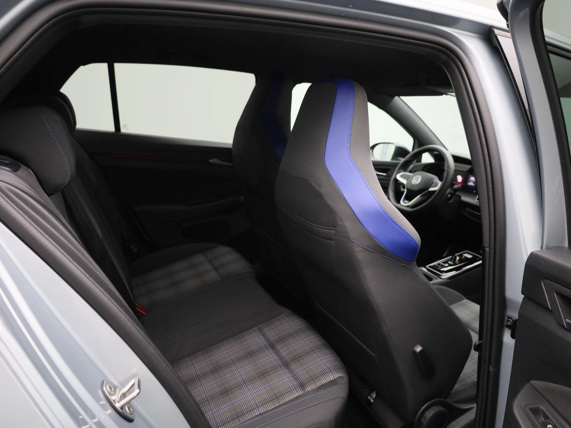 Volkswagen-Golf-image-42