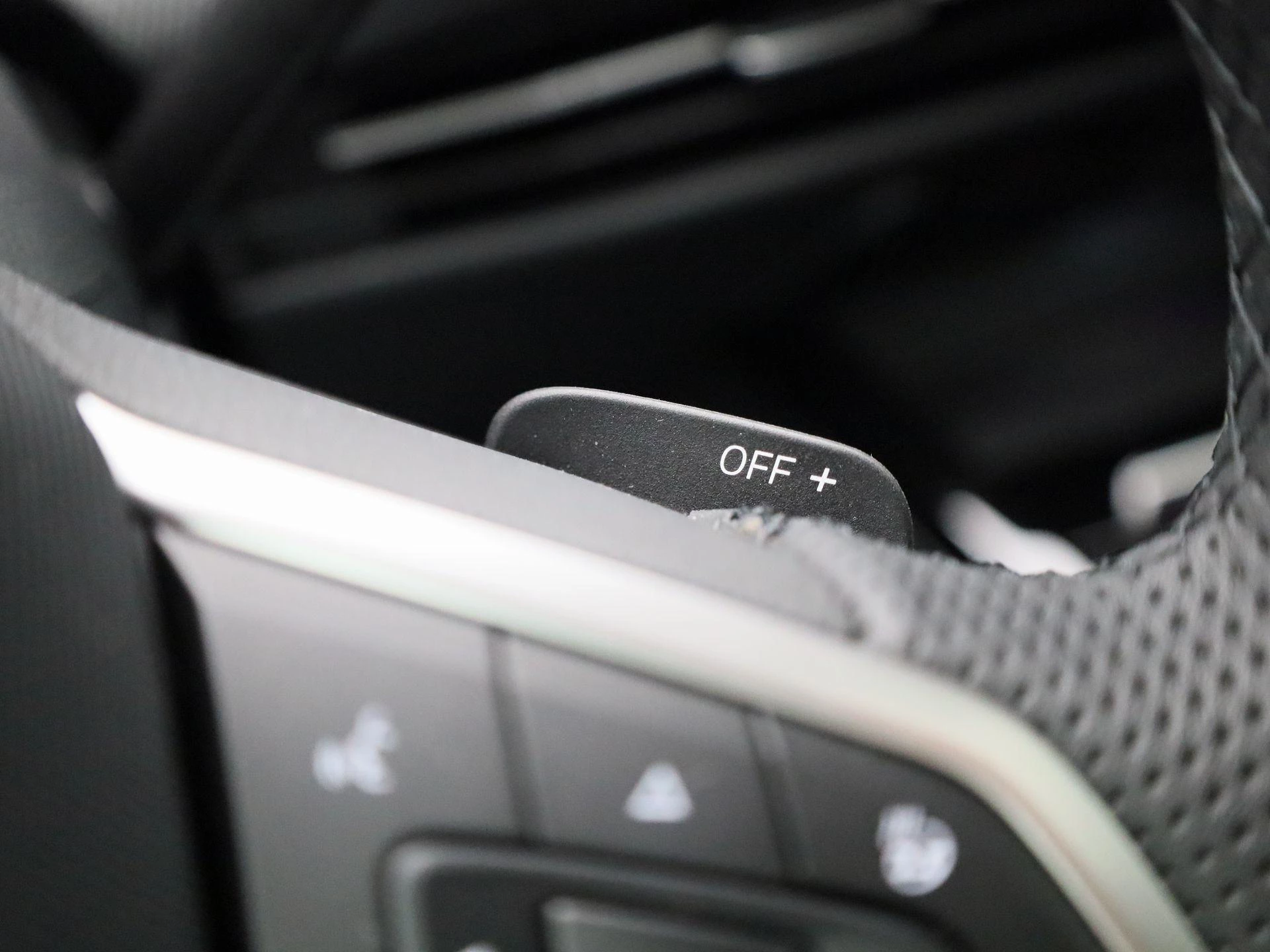 Volkswagen-Golf-image-19