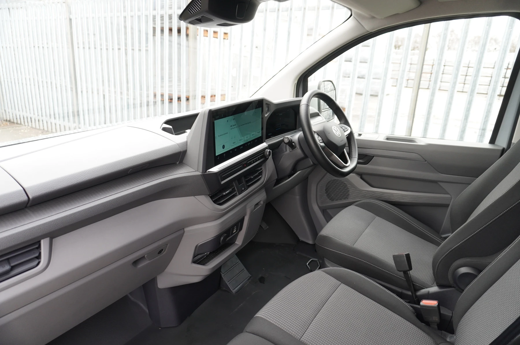 Volkswagen-Transporter-image-1