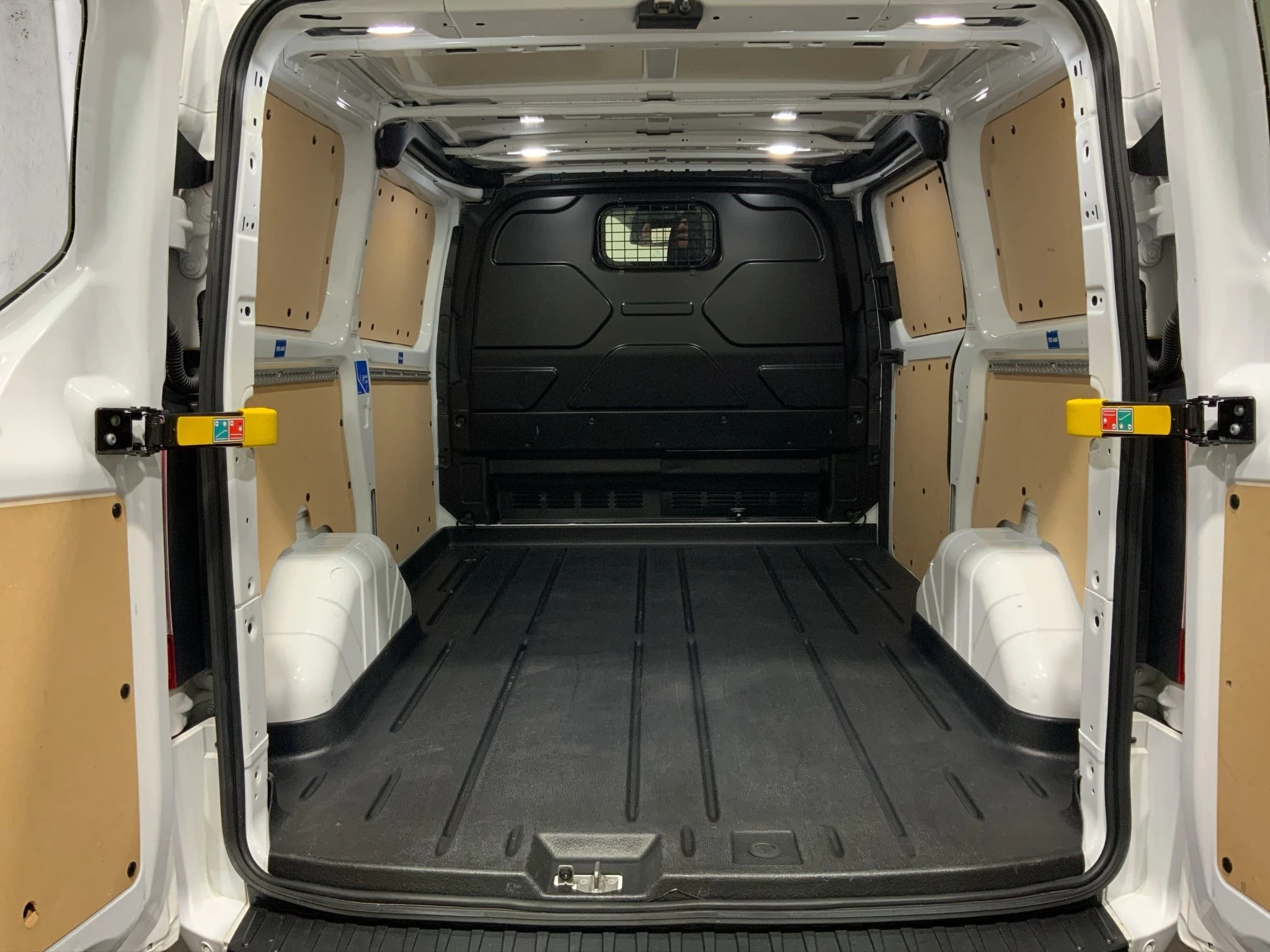 Ford-Transit Custom-image-15