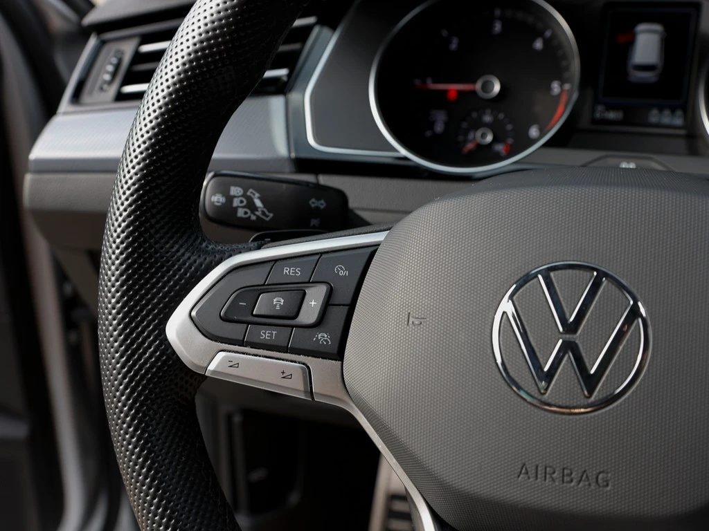 Volkswagen-Passat-image-15