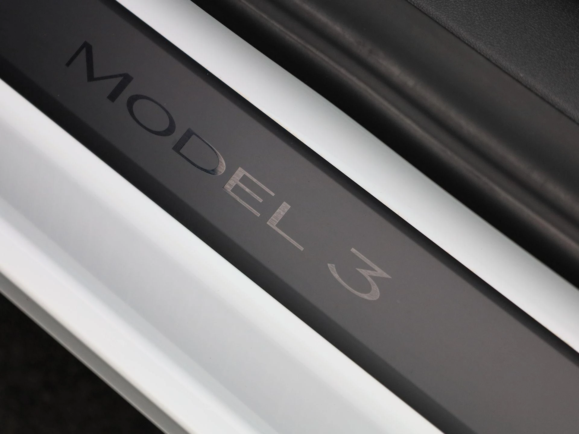 Tesla-Model 3-image-29