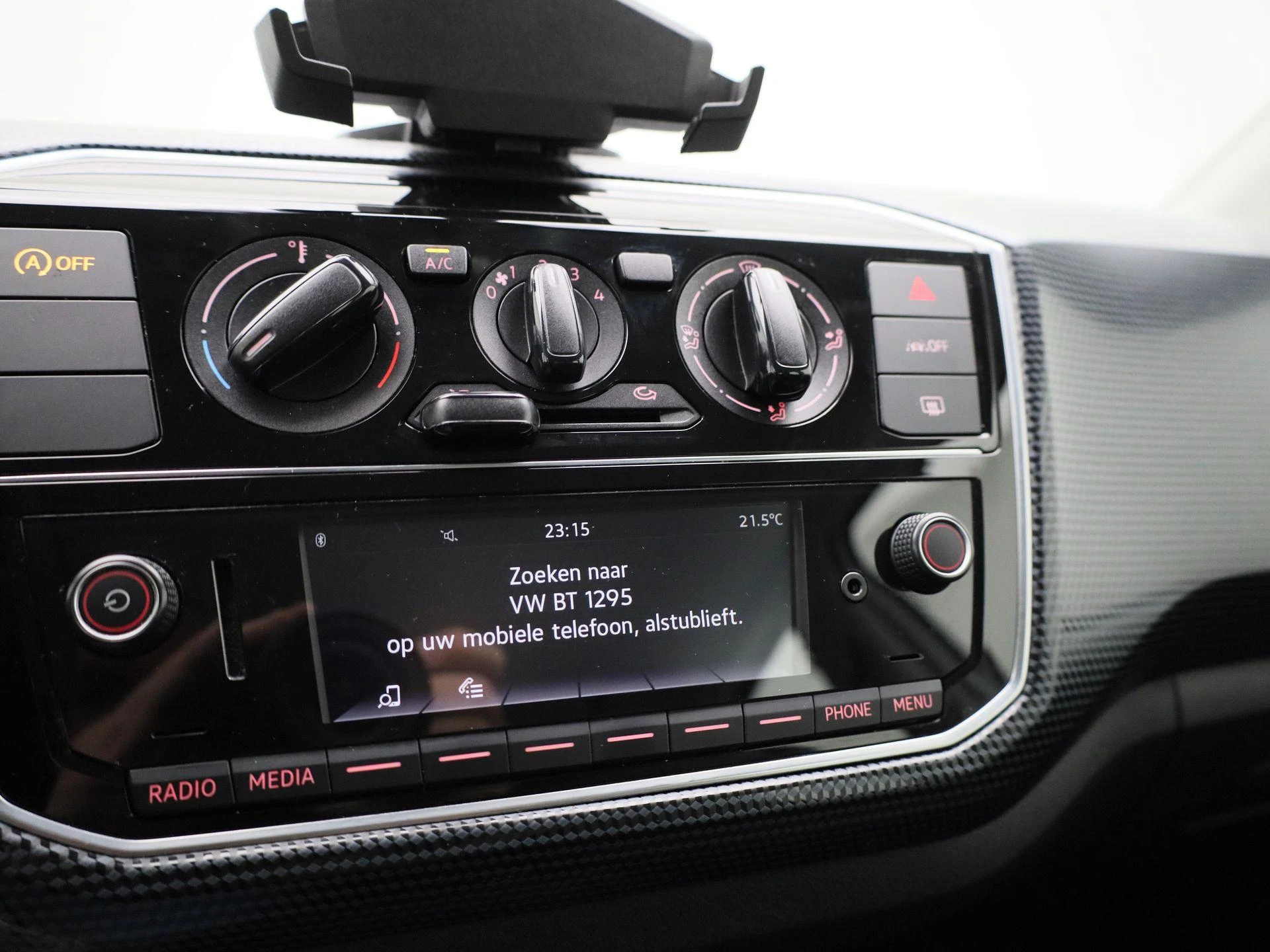 Volkswagen-up!-image-17
