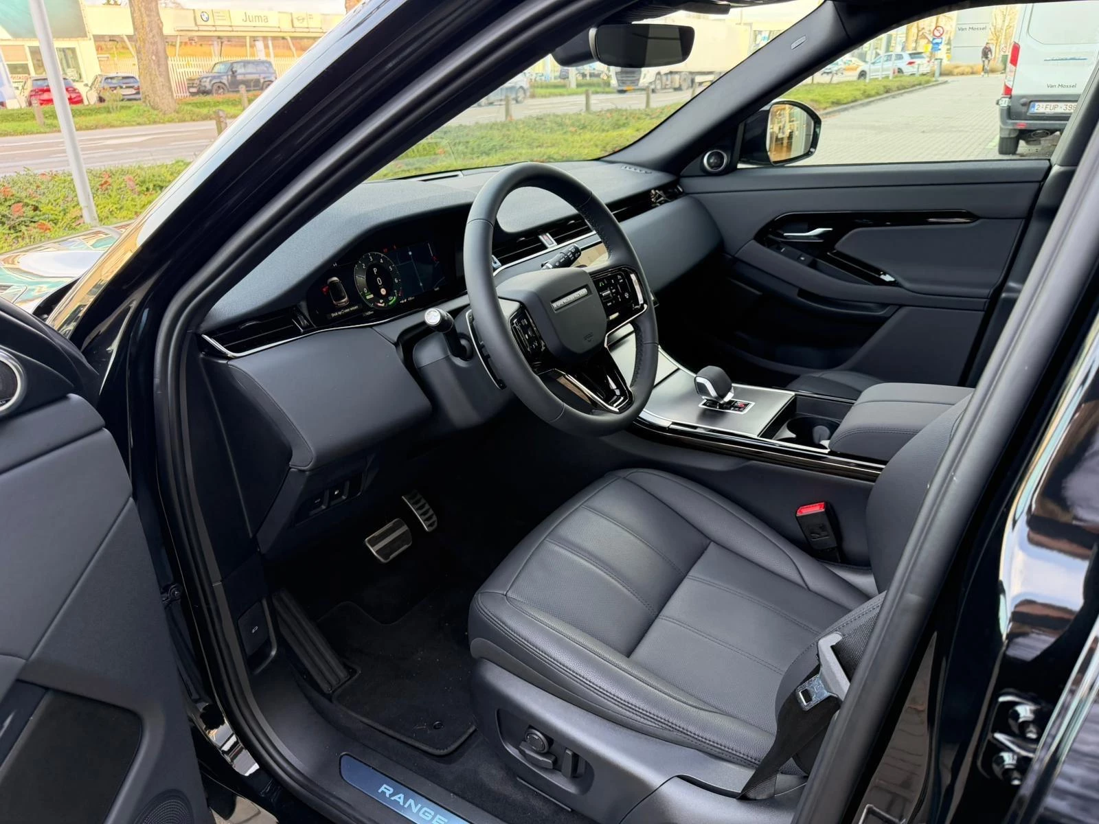 Land Rover Range Rover Evoque P270e Dynamic SE AWD Auto. 26MY