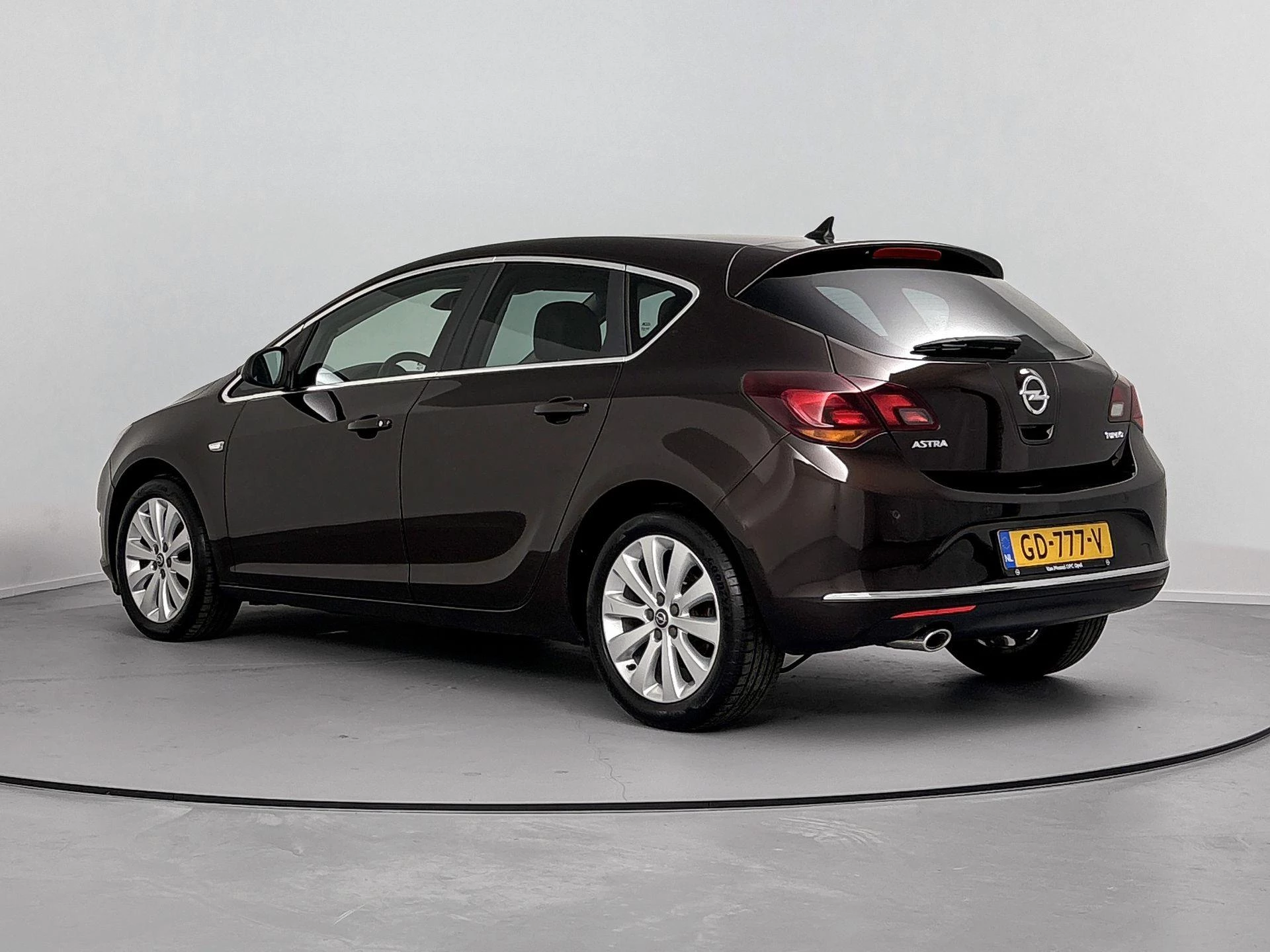 Opel-Astra-image-3