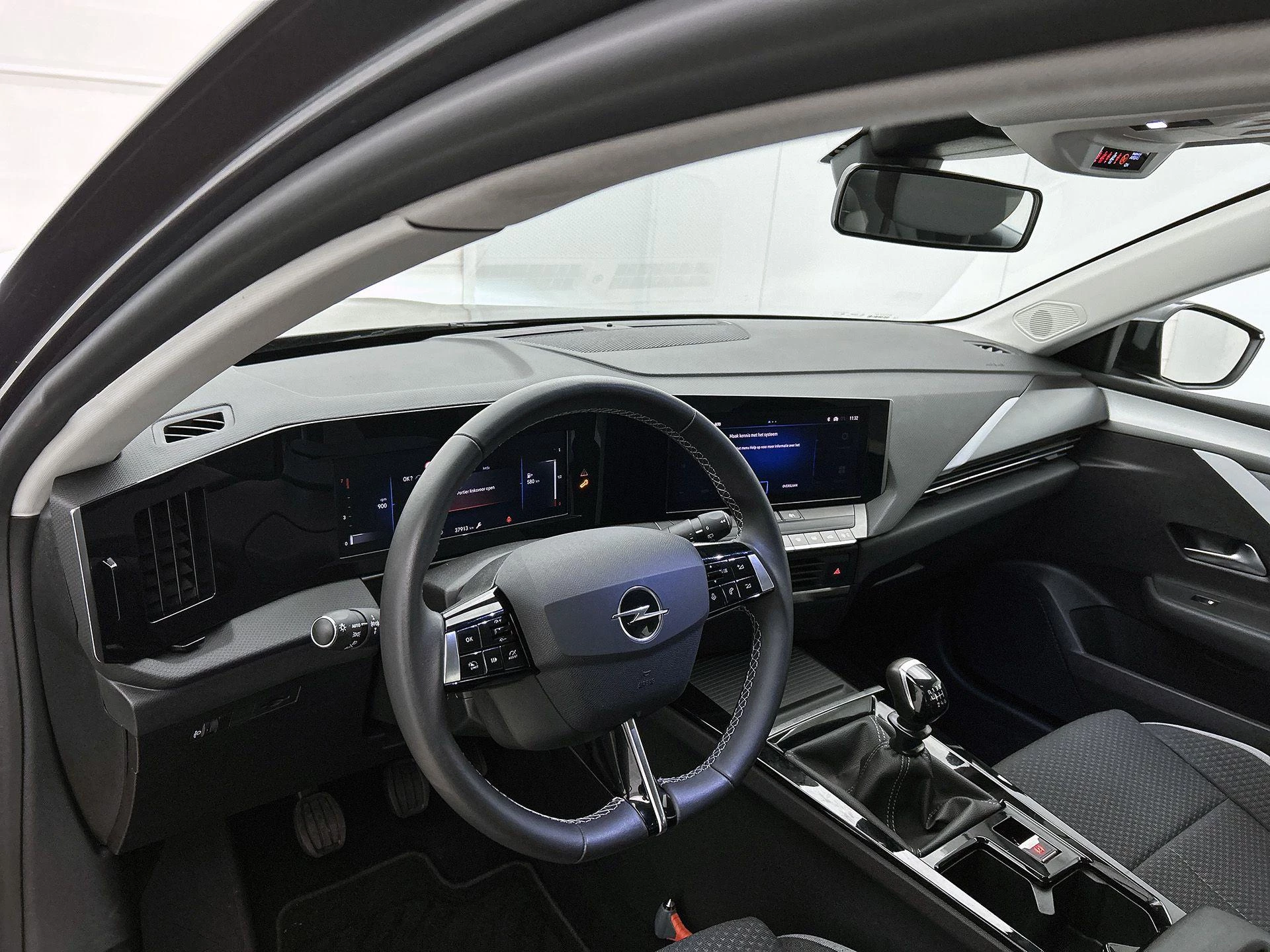 Opel-Astra-image-16