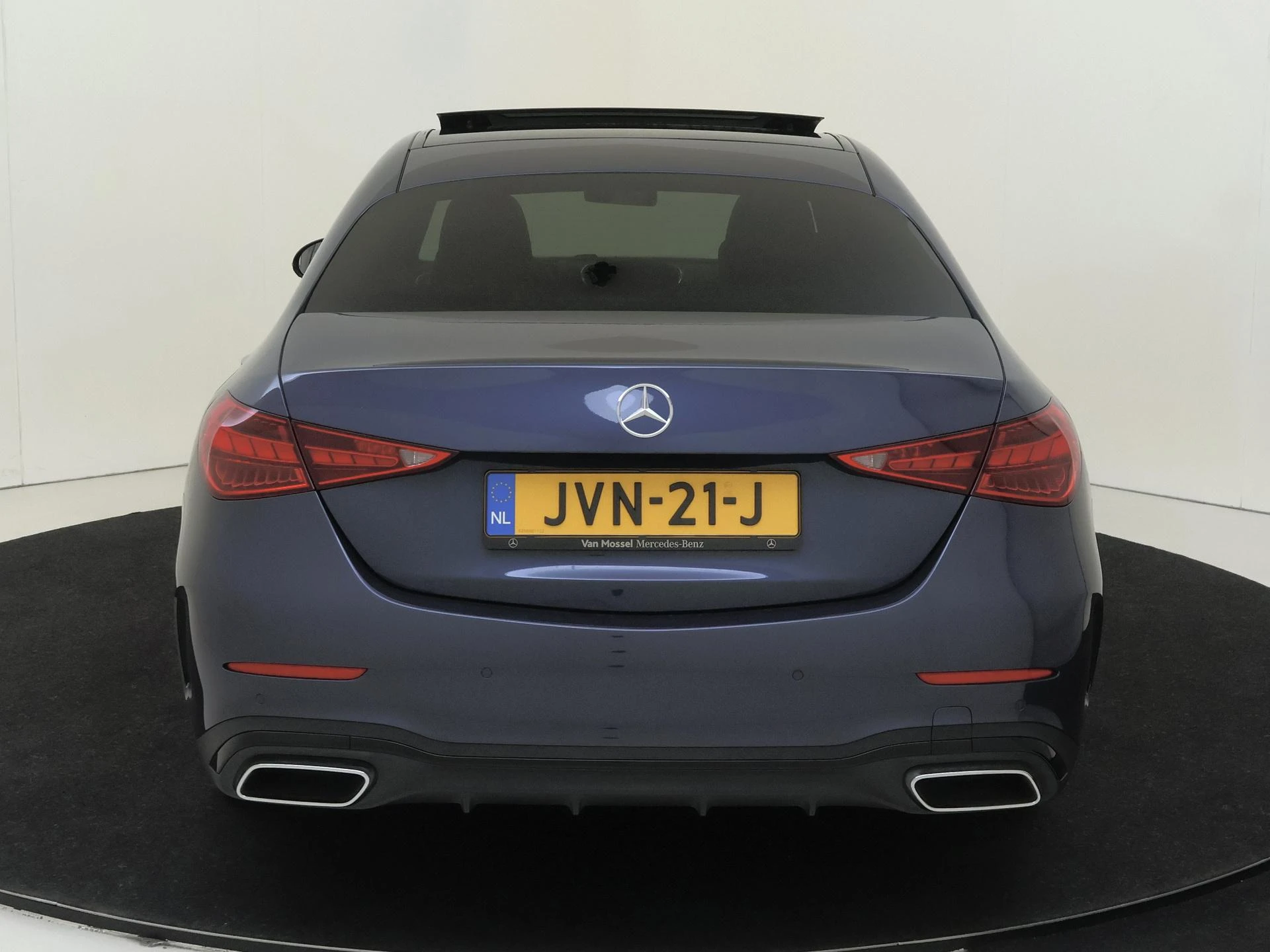 Mercedes-Benz-C-Klasse-image-7