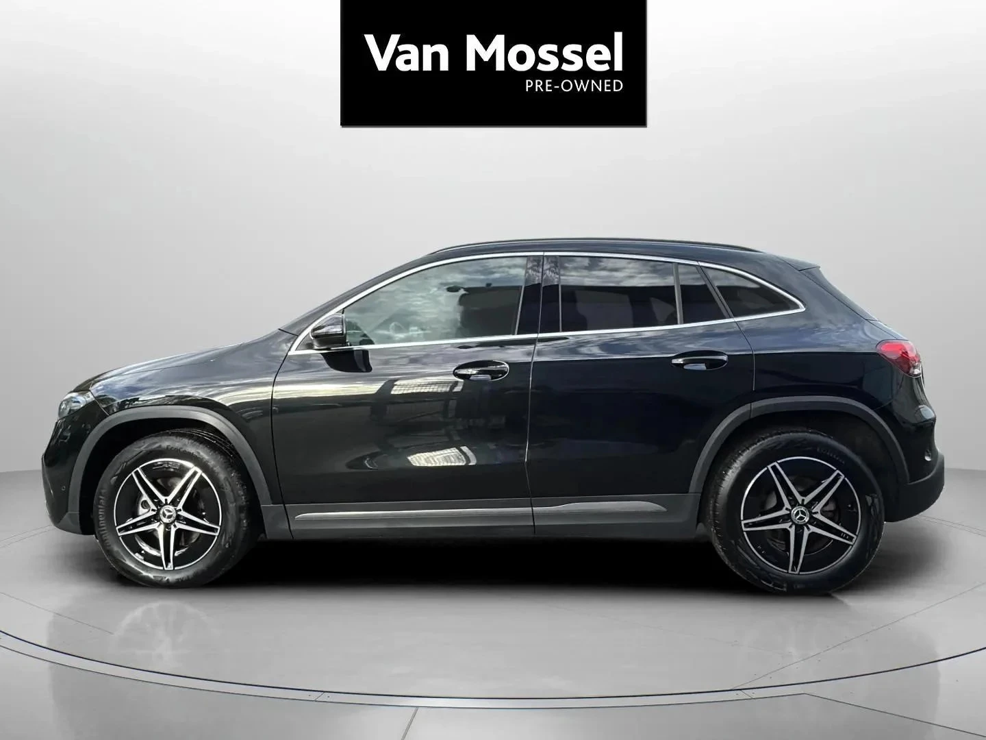 Mercedes-Benz-EQA-image-7