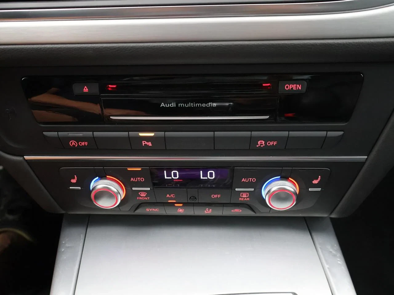 Audi A6 Dsl S-line exterior / interior - 2.0TDi - 150PK *LEDER*NAVI*SPORTSEATS*ZETELVERWARMING*BLTH*CRUISE*