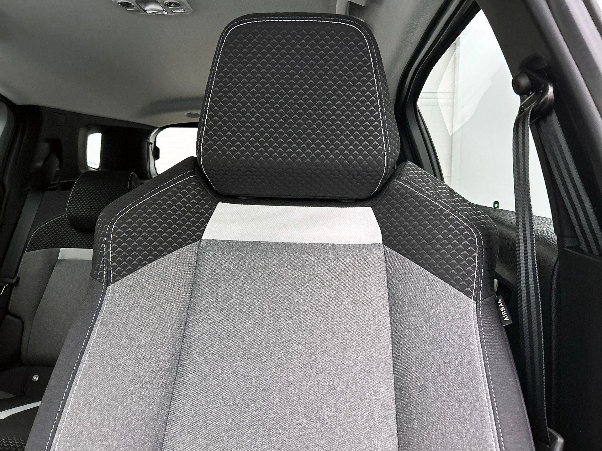 Opel-Frontera-image-12