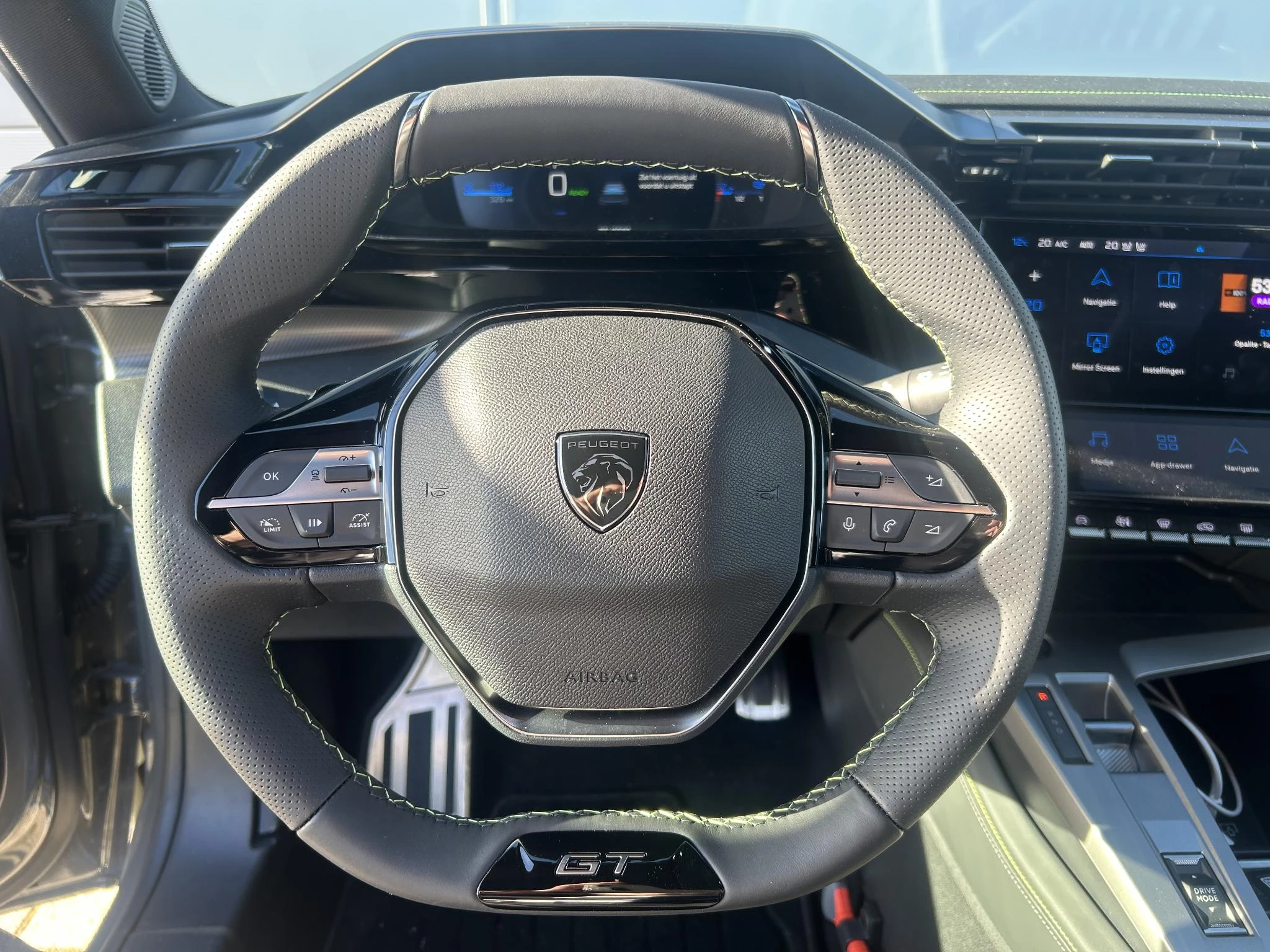 Peugeot-e-308-image-12