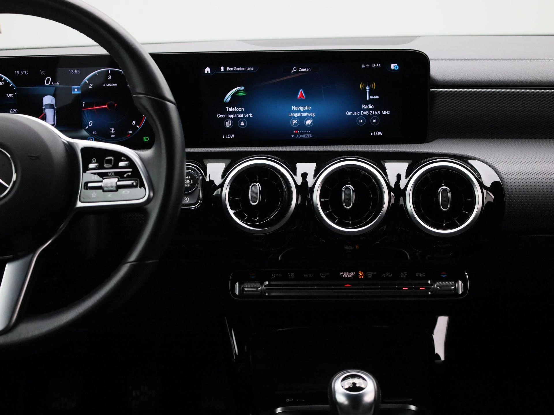 Mercedes-Benz-CLA-image-7