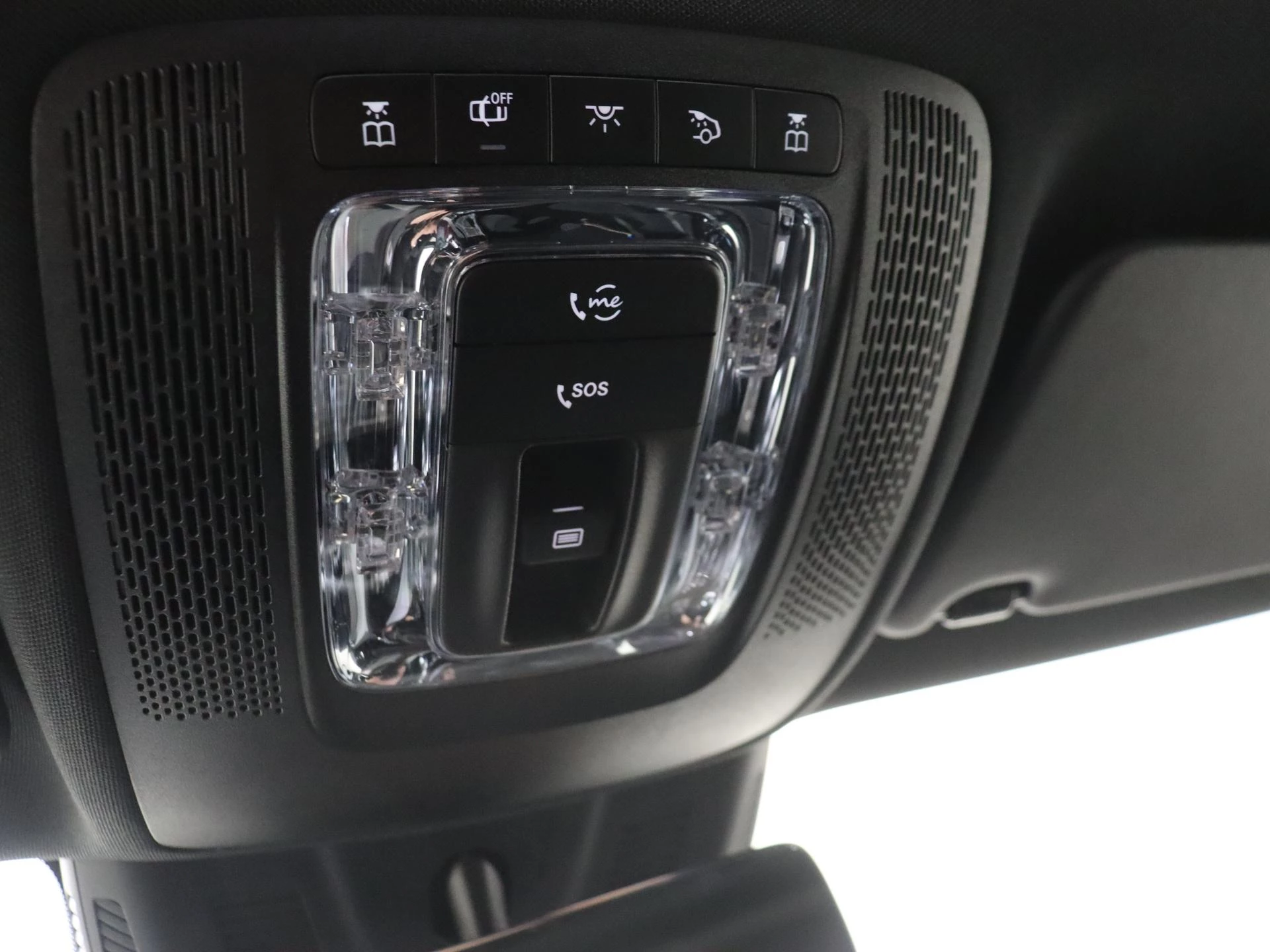 Mercedes-Benz-GLA-image-22