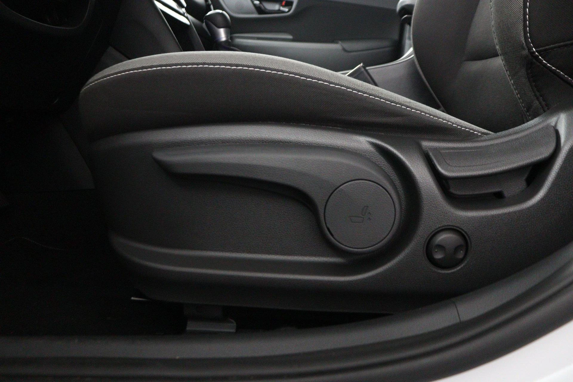 Hyundai-Kona-image-37