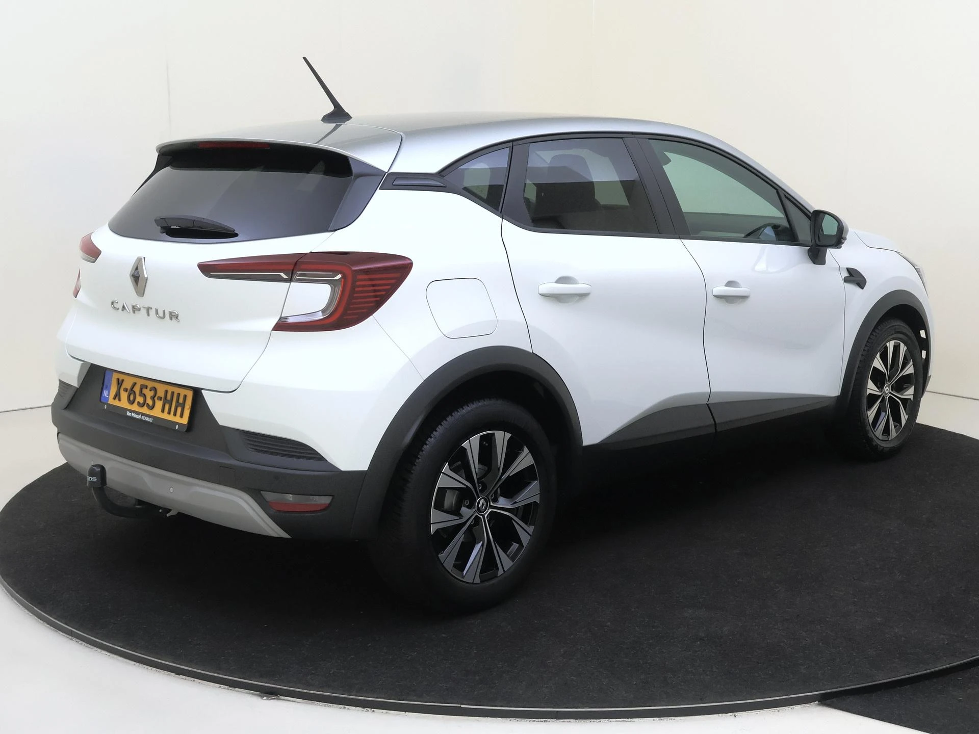 Renault-Captur-image-3