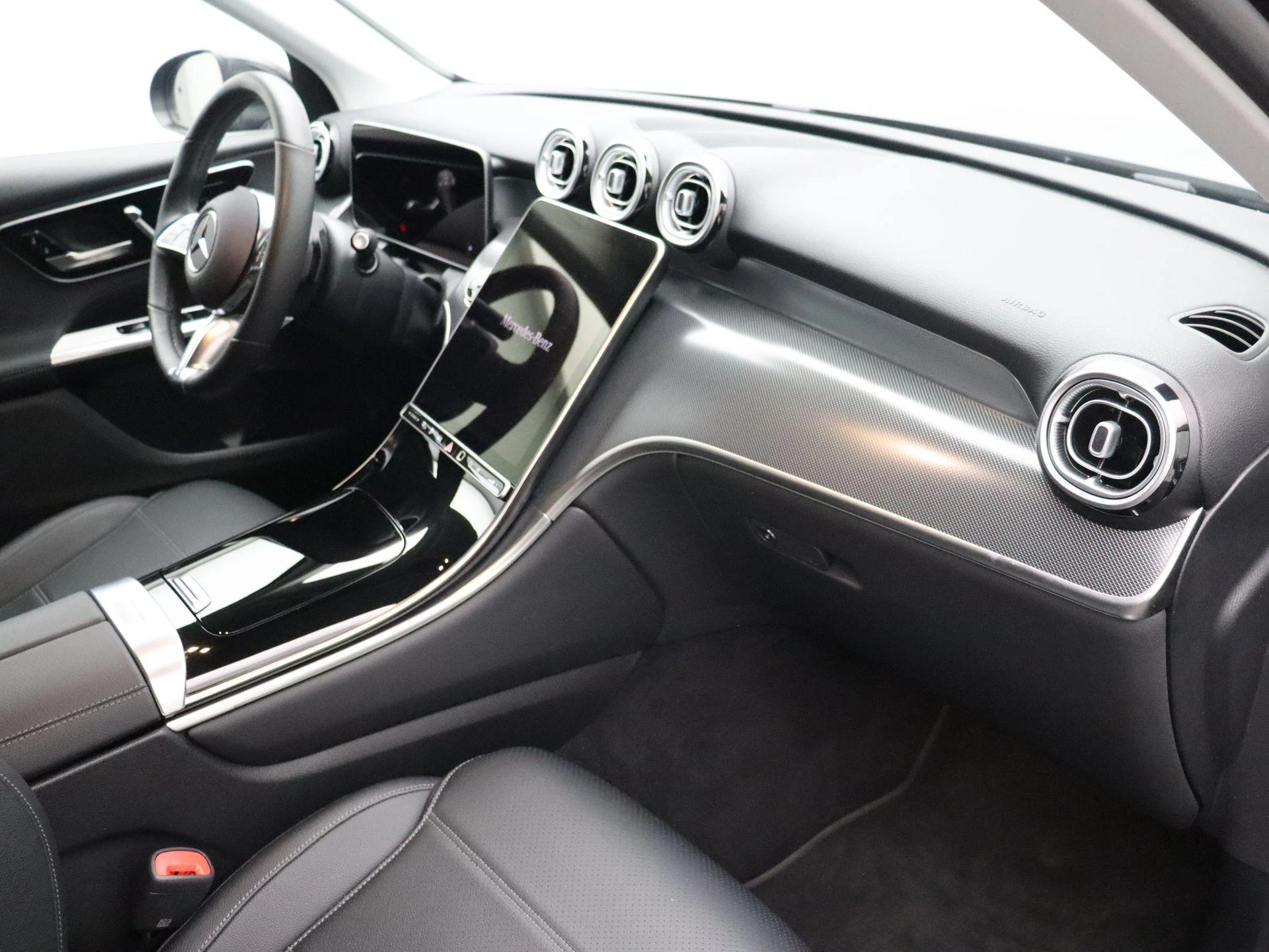 Mercedes-Benz GLC 300 e SUV Luxury Line + LEDER + DIGITAL LIGHT + TREKHAAK + 360 CAMERA +