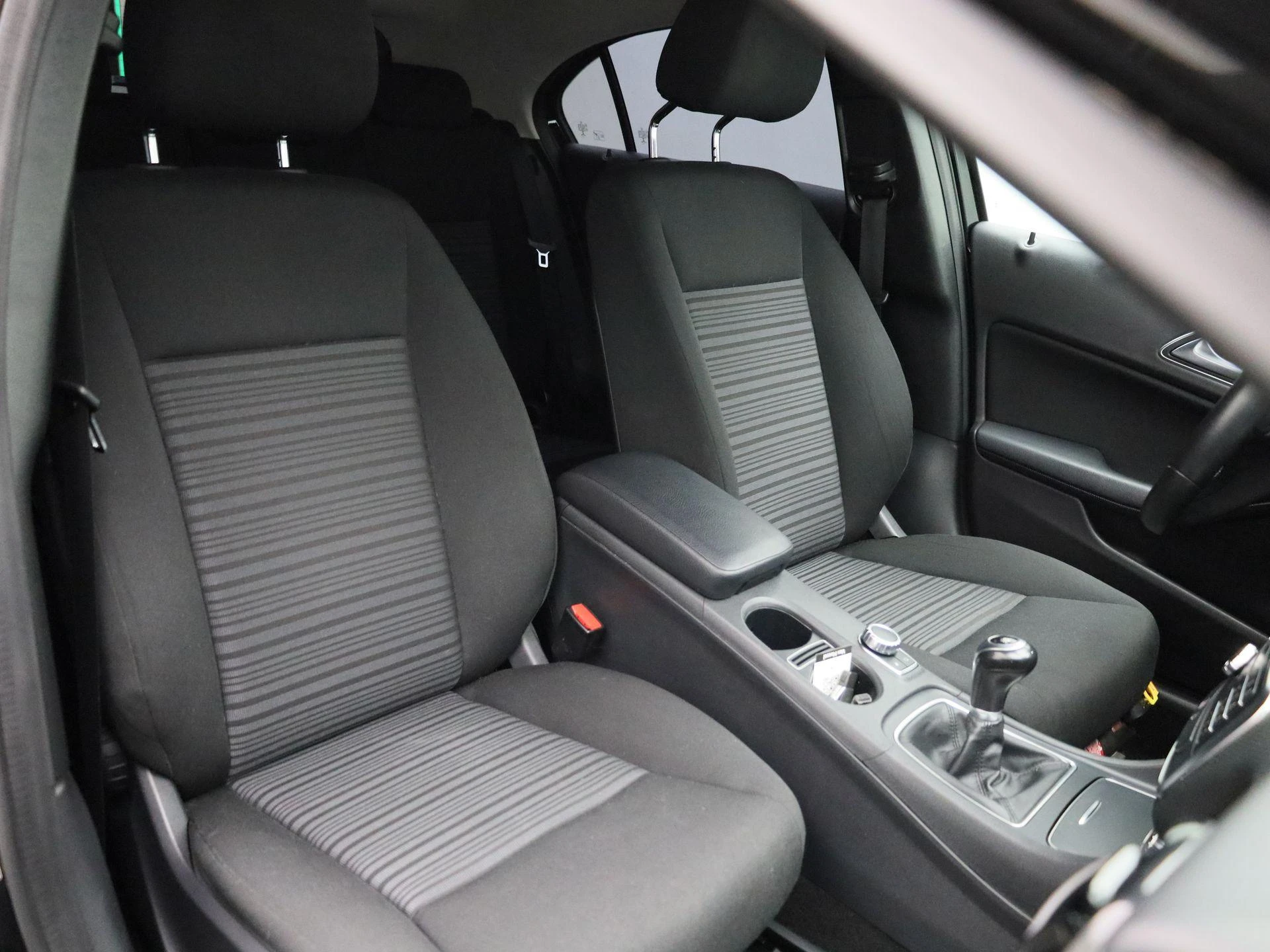 Mercedes-Benz-A-Klasse-image-36
