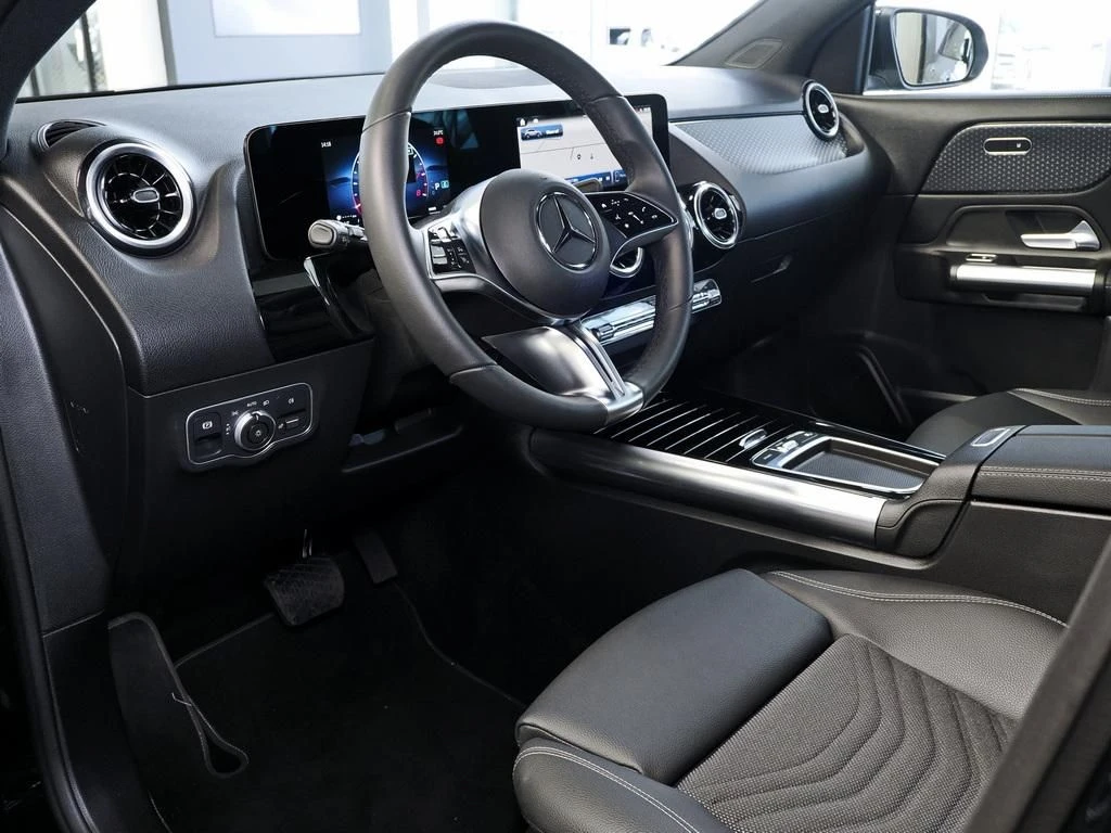 Mercedes-Benz-GLA 200-image-7