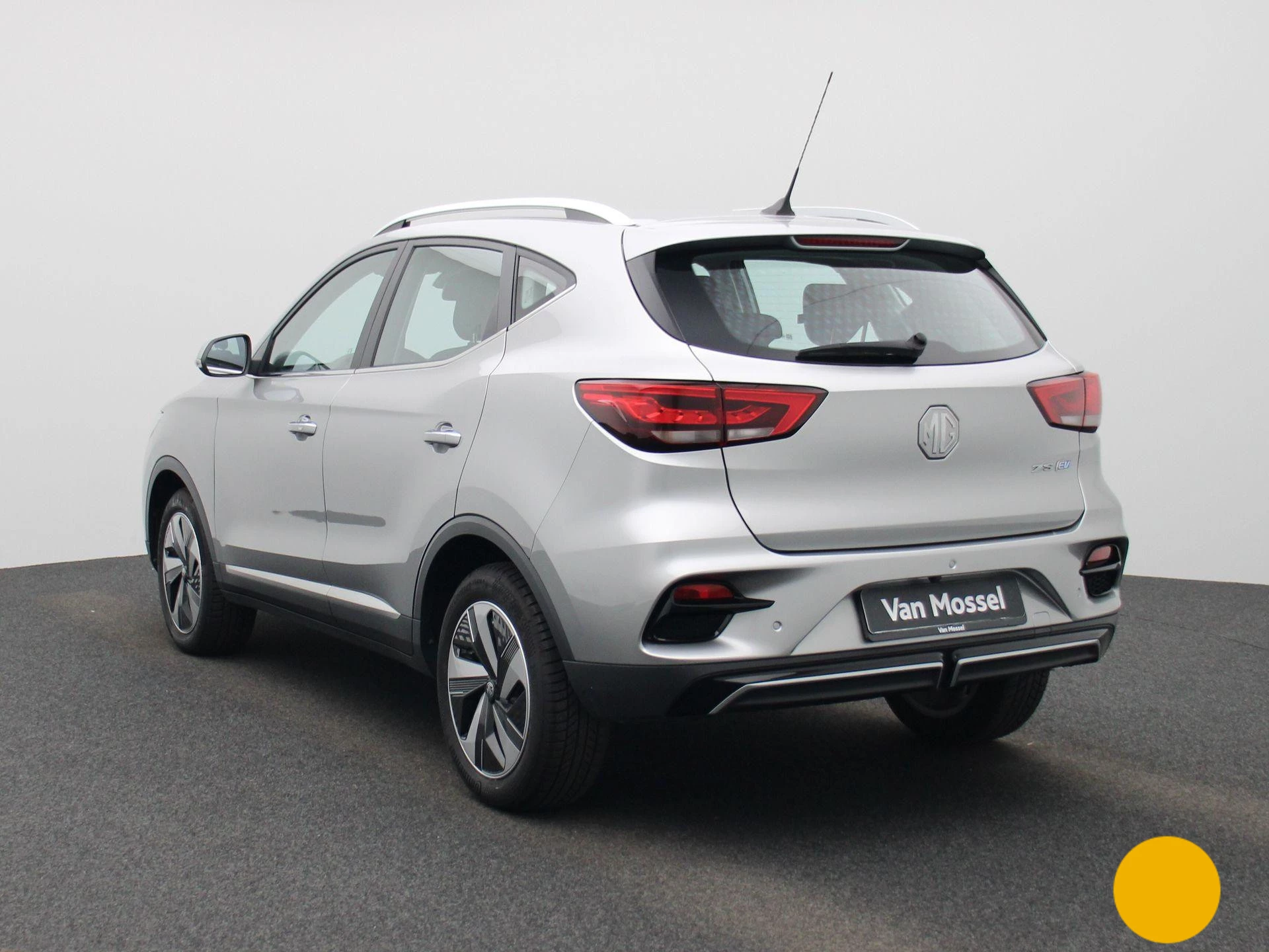 MG-ZS EV-image-1