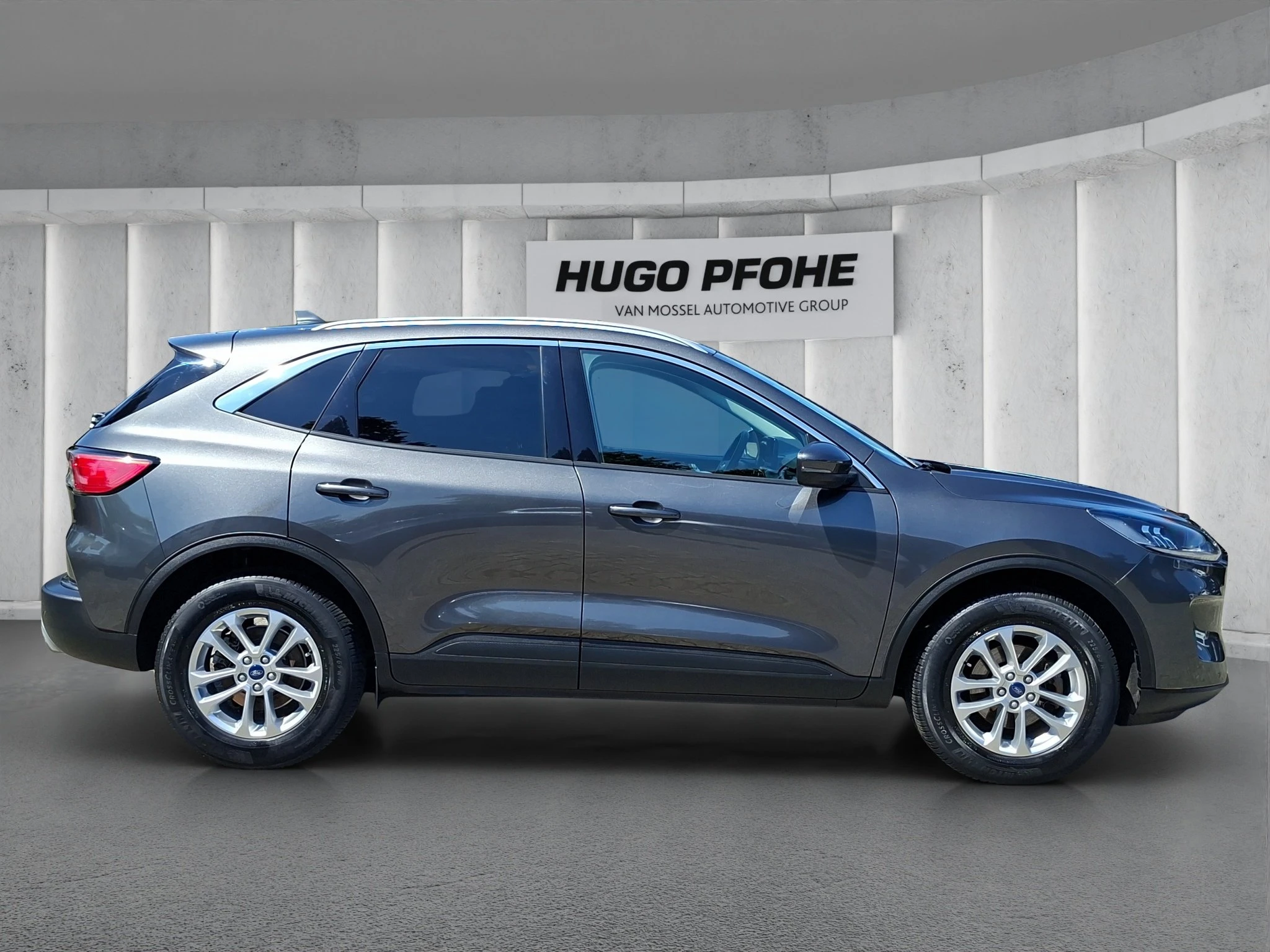Ford Kuga Titanium 1.5 EB LED | GJR | RFK | SHZ | PDC | LMF | Navi | Klima | BT
