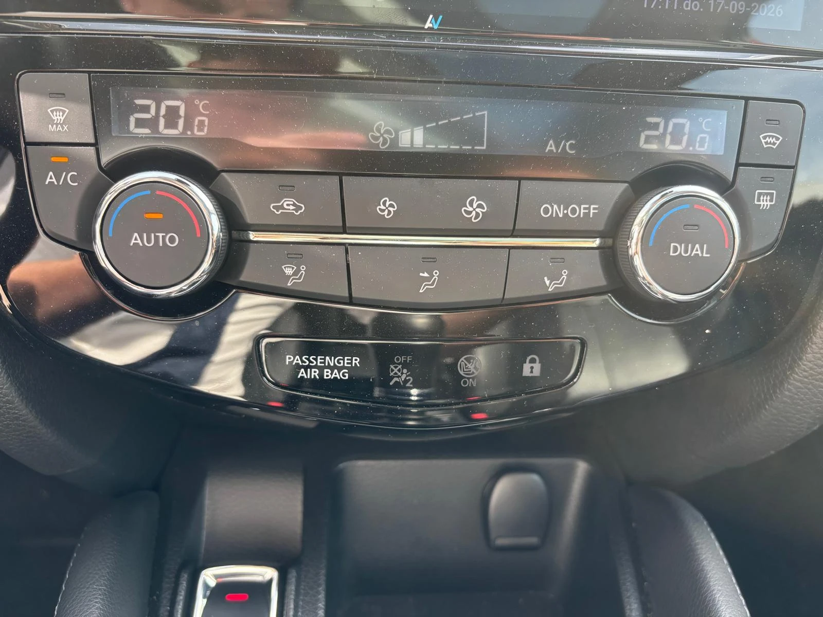 Nissan-QASHQAI-image-12