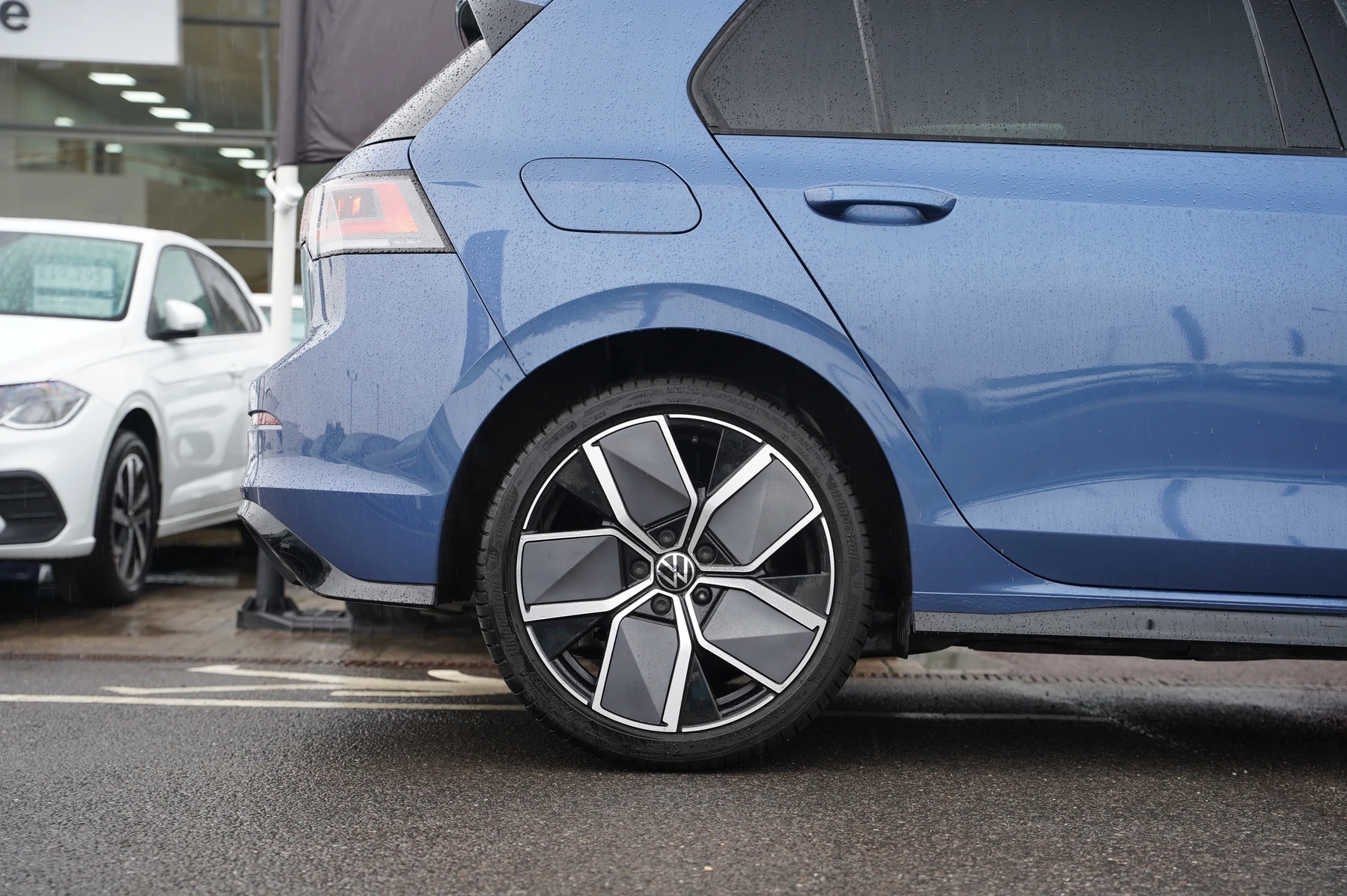 Volkswagen-Golf-image-17