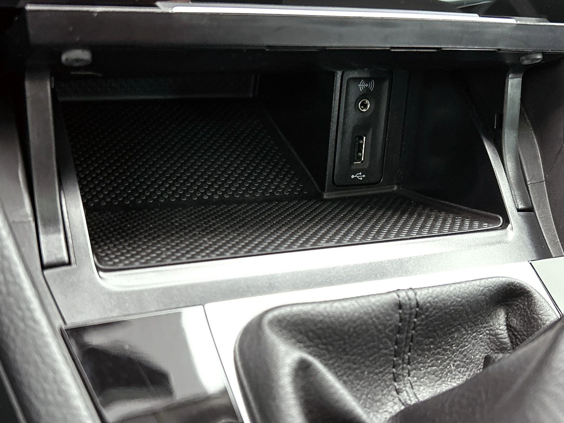 Volkswagen-Golf-image-32