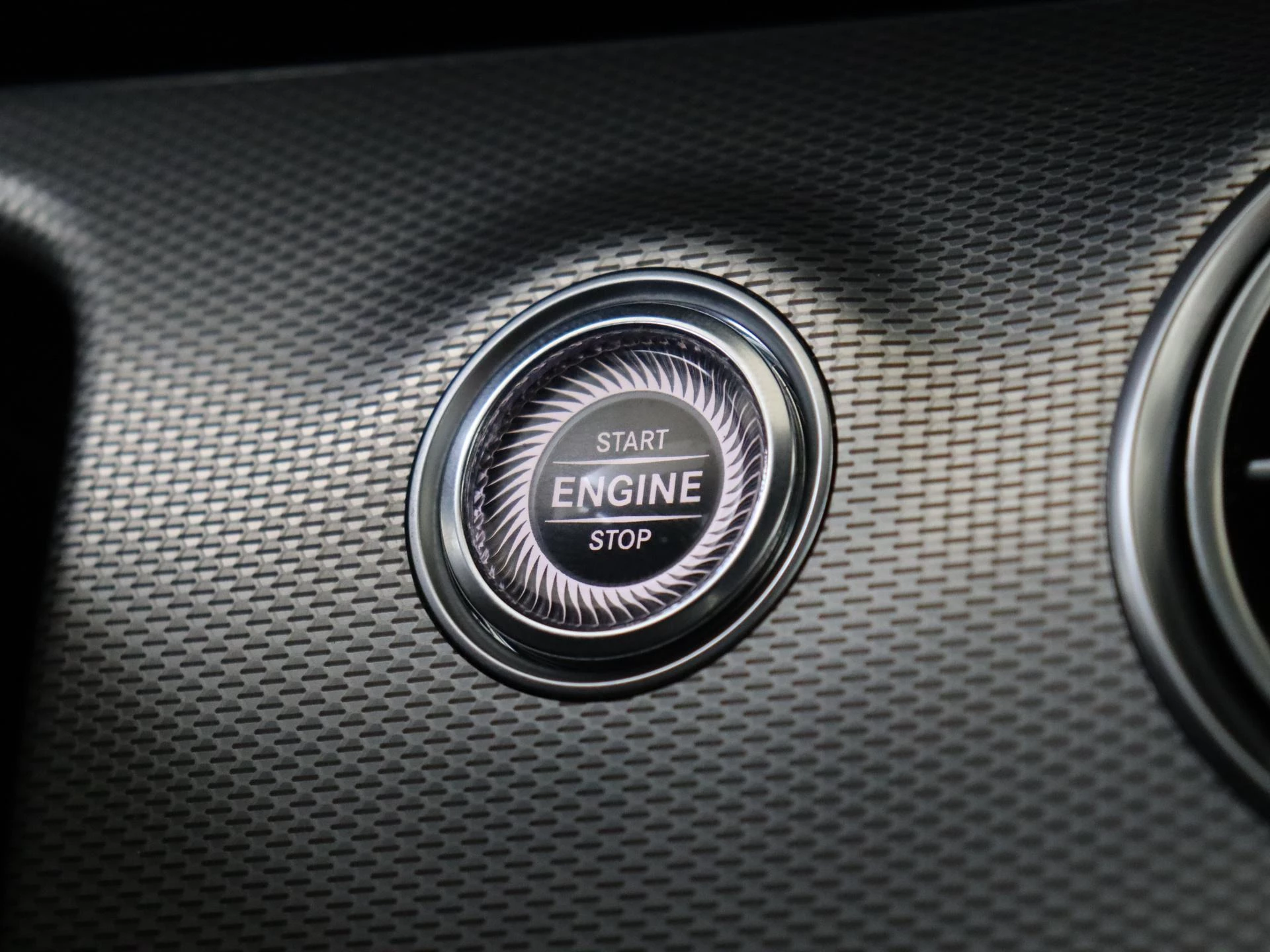 Mercedes-Benz-E-Klasse-image-30