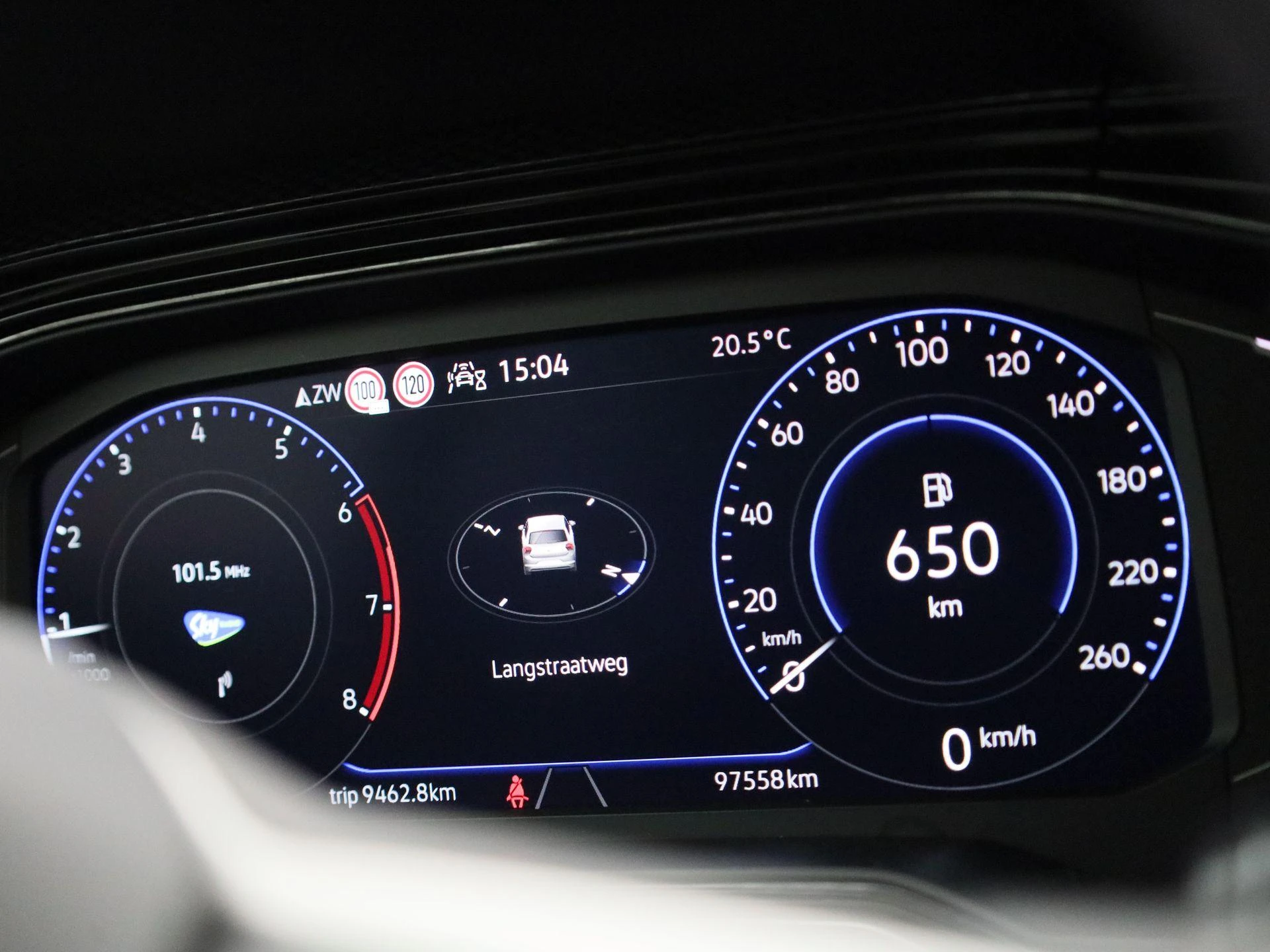 Volkswagen-Polo-image-23