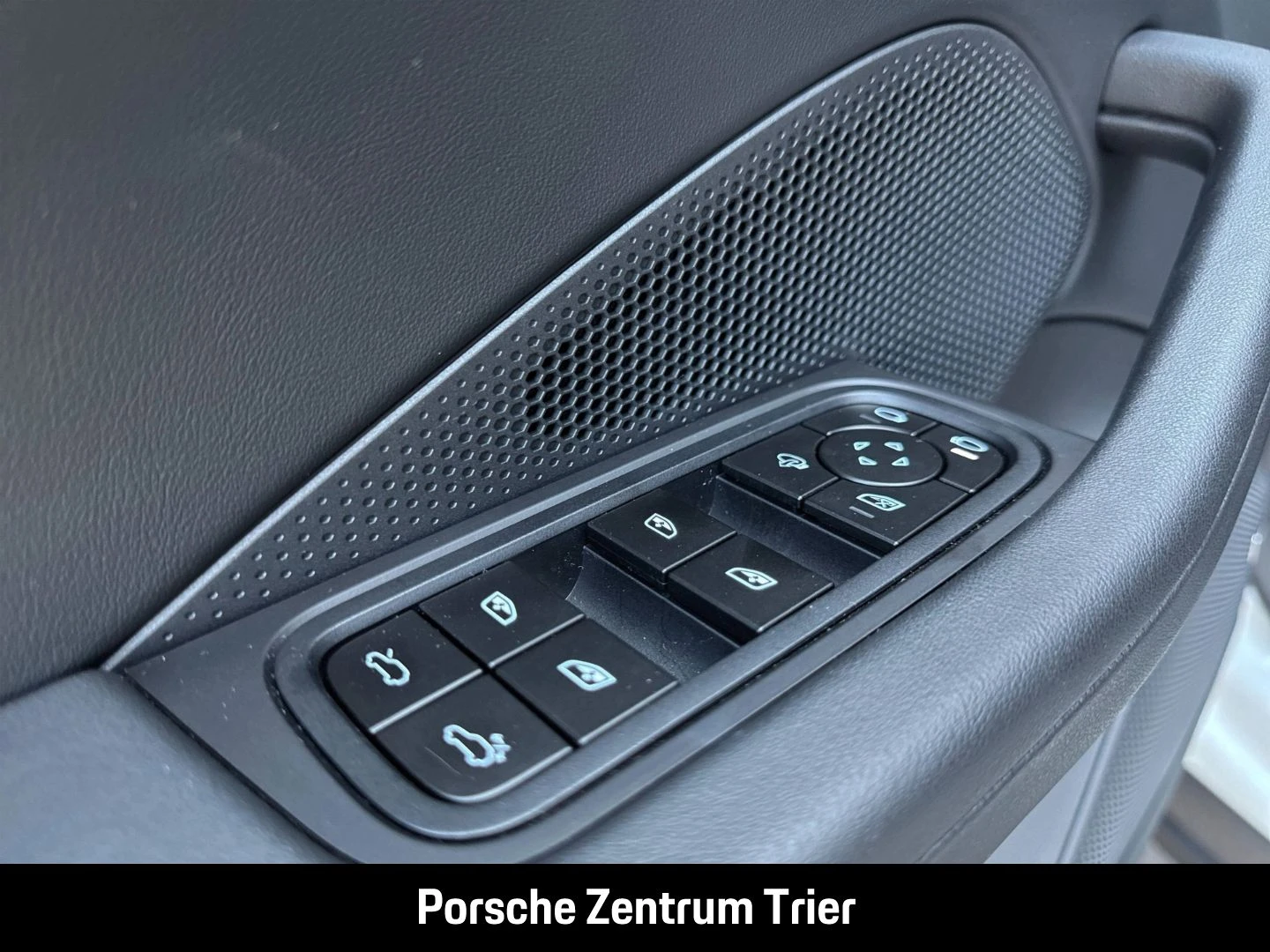Porsche-Macan-image-19