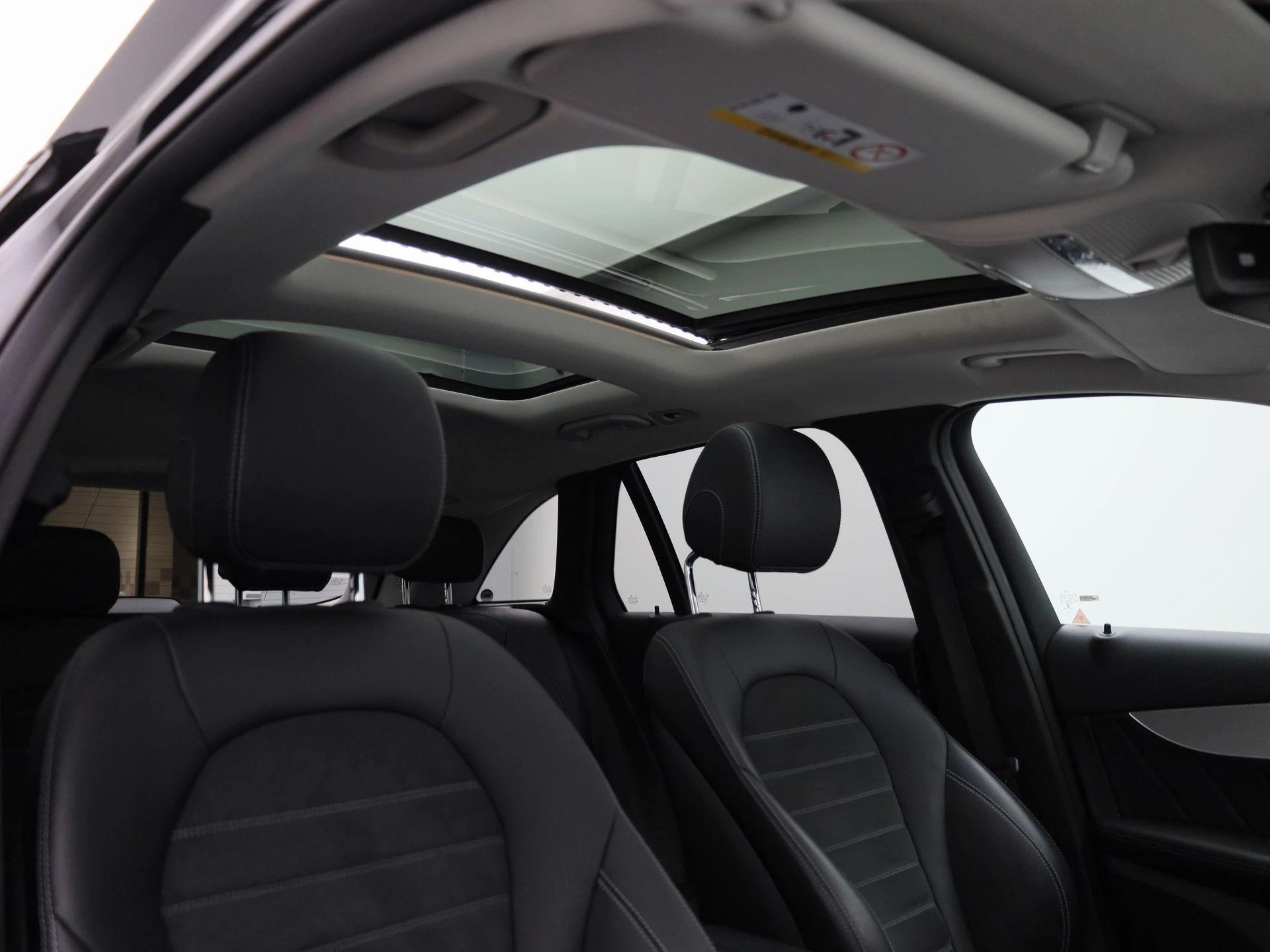 Mercedes-Benz-GLC-image-39