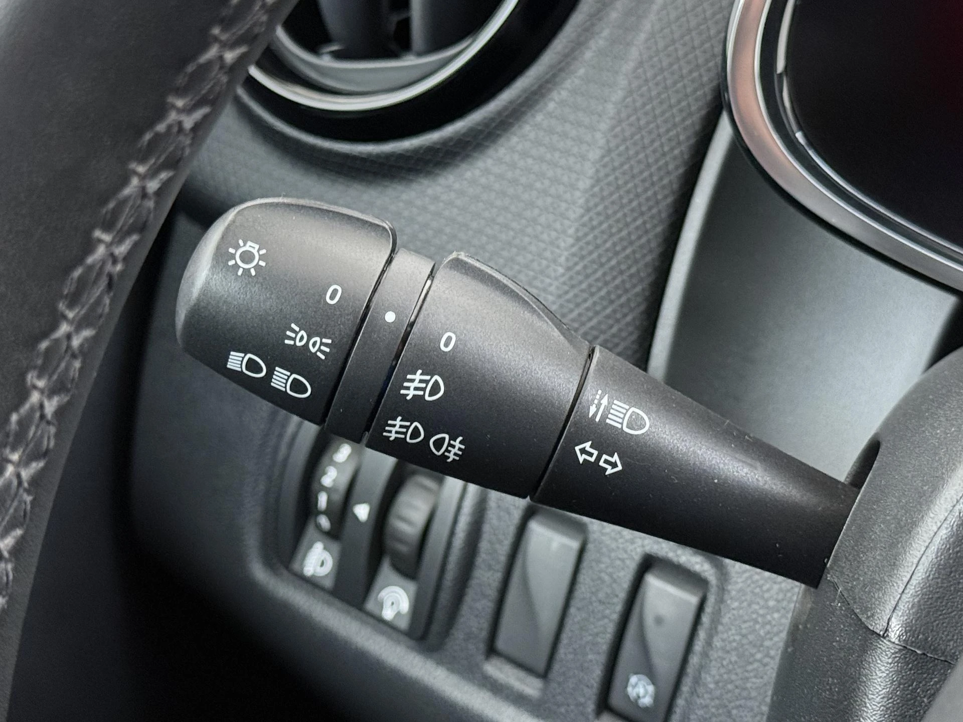 Renault-Clio-image-21