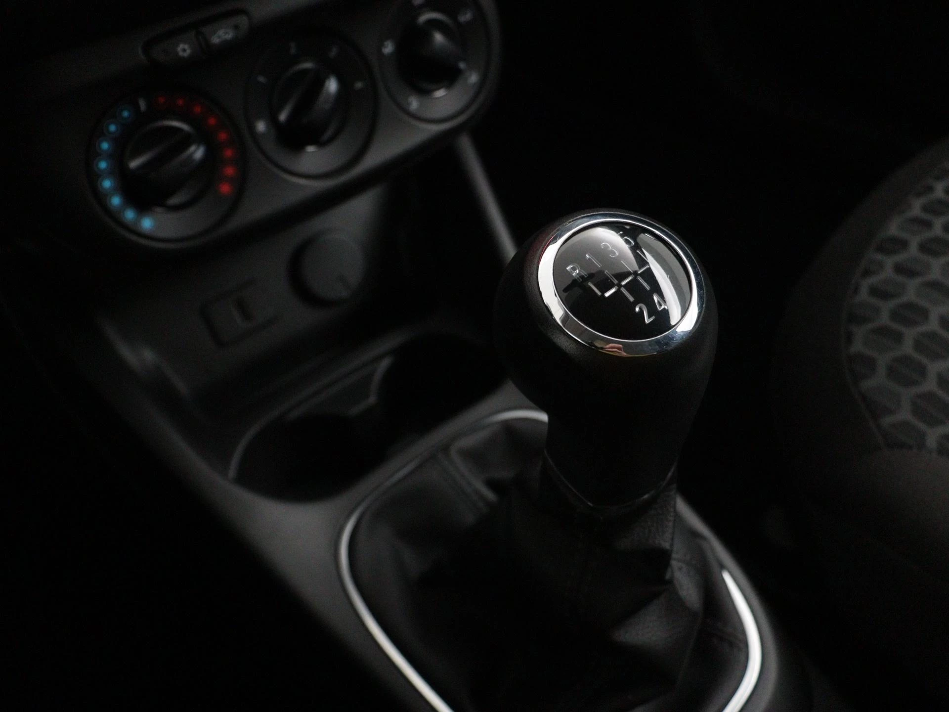 Opel-Corsa-image-7