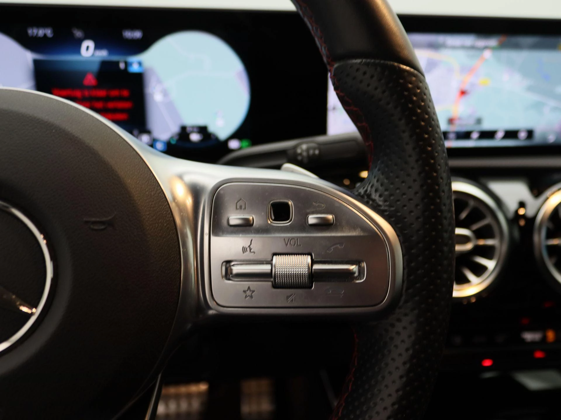 Mercedes-Benz-A-Klasse-image-18