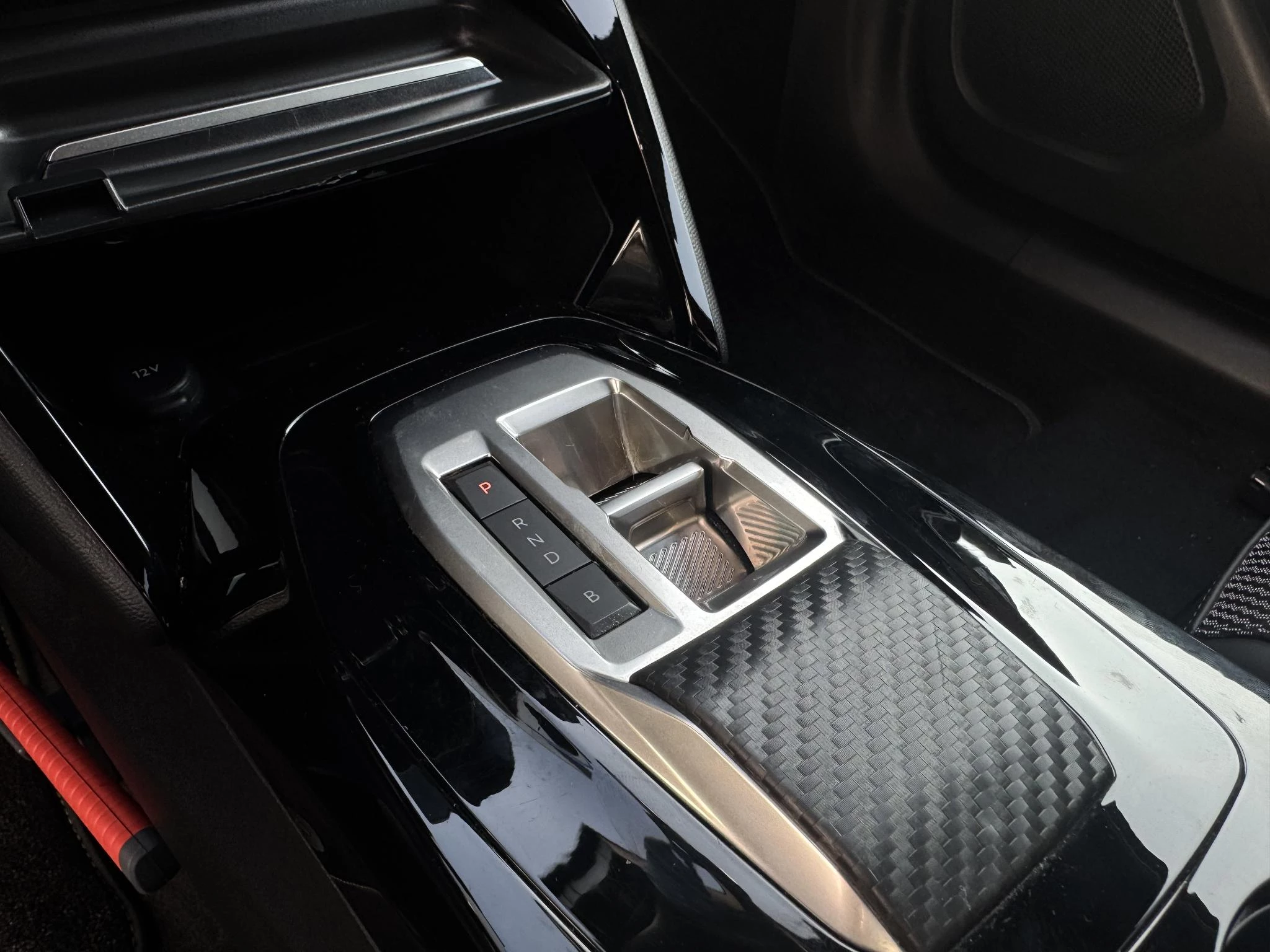 Peugeot-e-2008-image-15