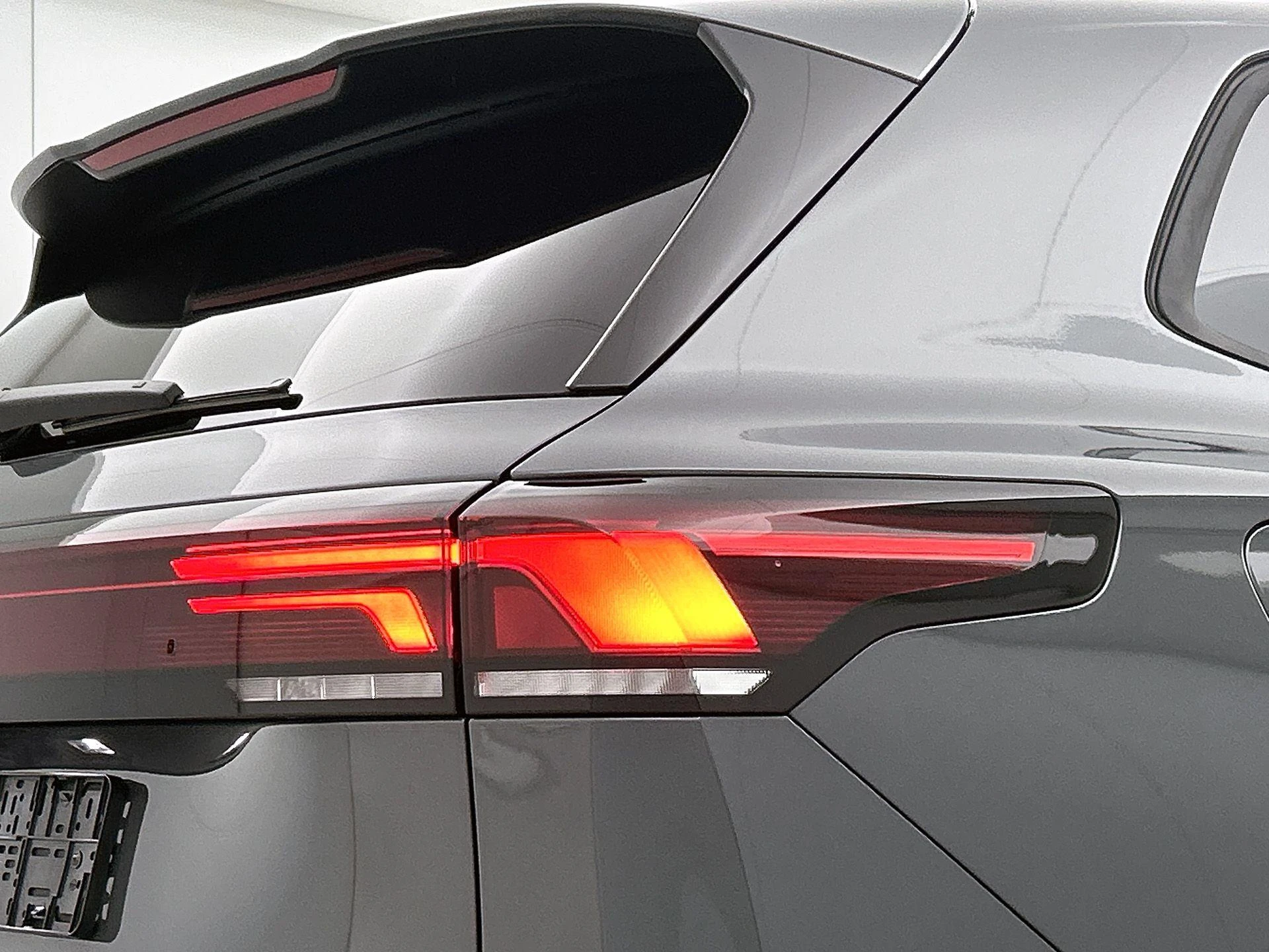 Volkswagen-Tiguan-image-35