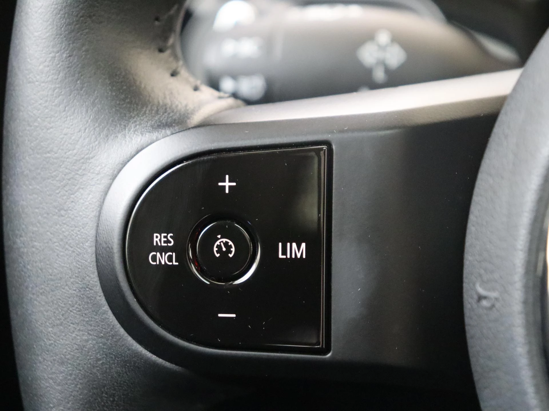 MINI-Countryman-image-12