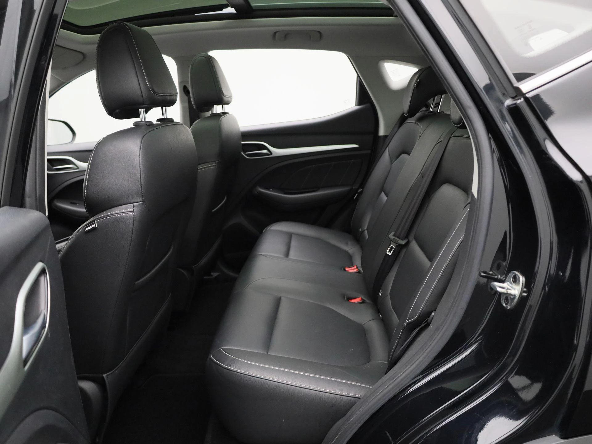 MG-ZS EV-image-9
