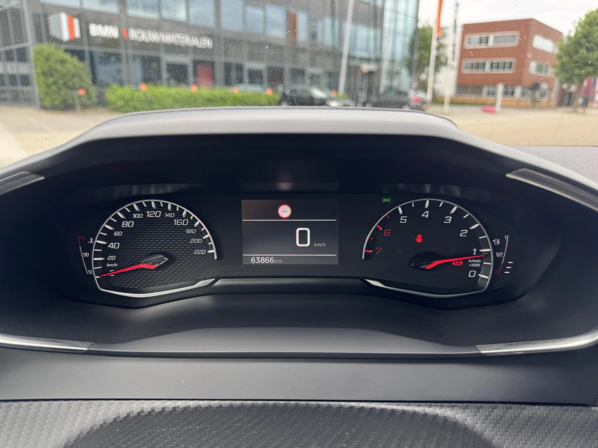 Peugeot-2008-image-18