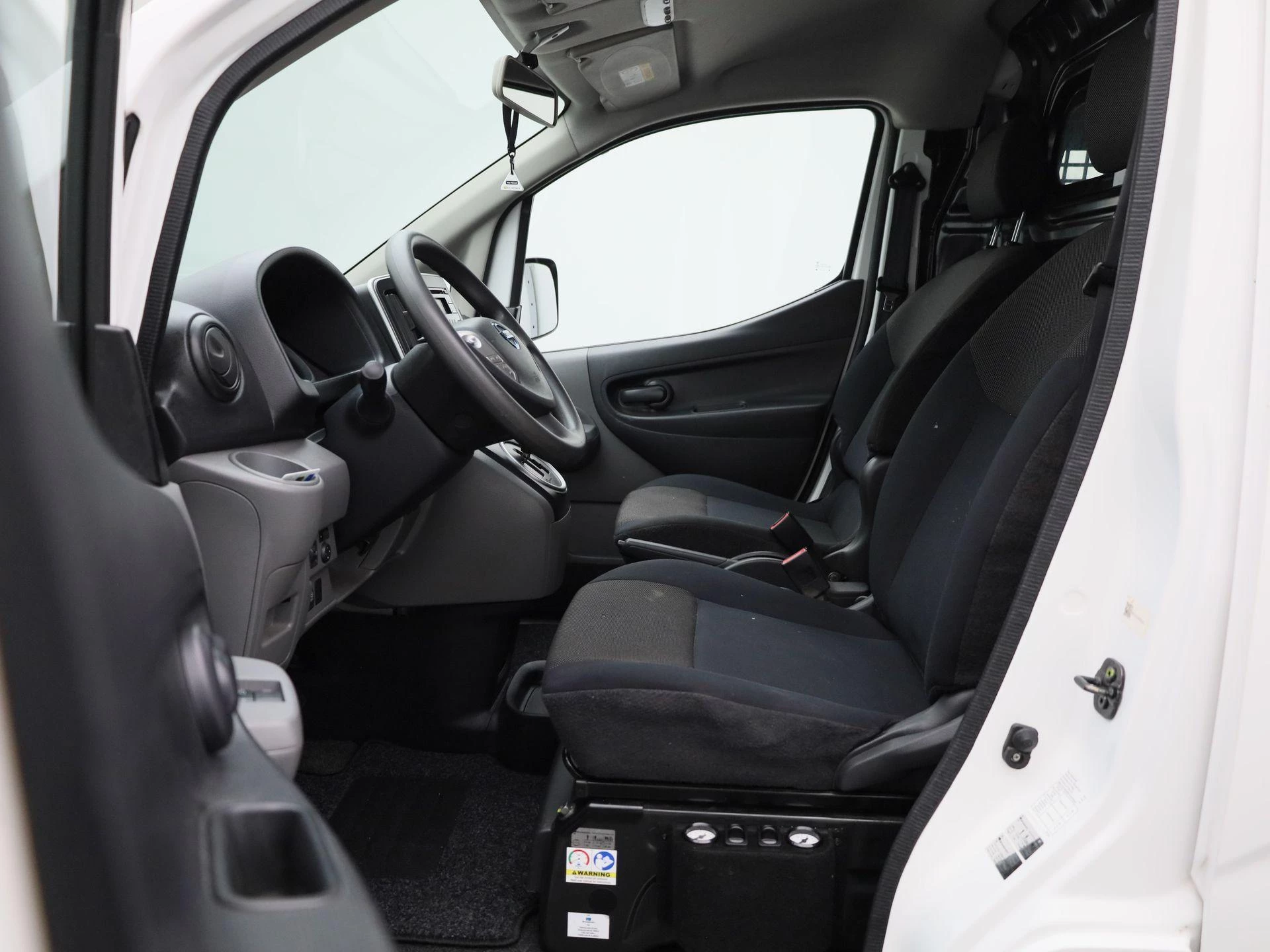 Nissan-e-NV200-image-11