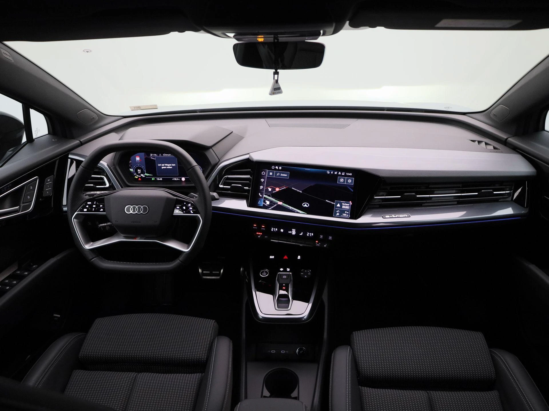 Audi-Q4 Sportback e-tron-image-43