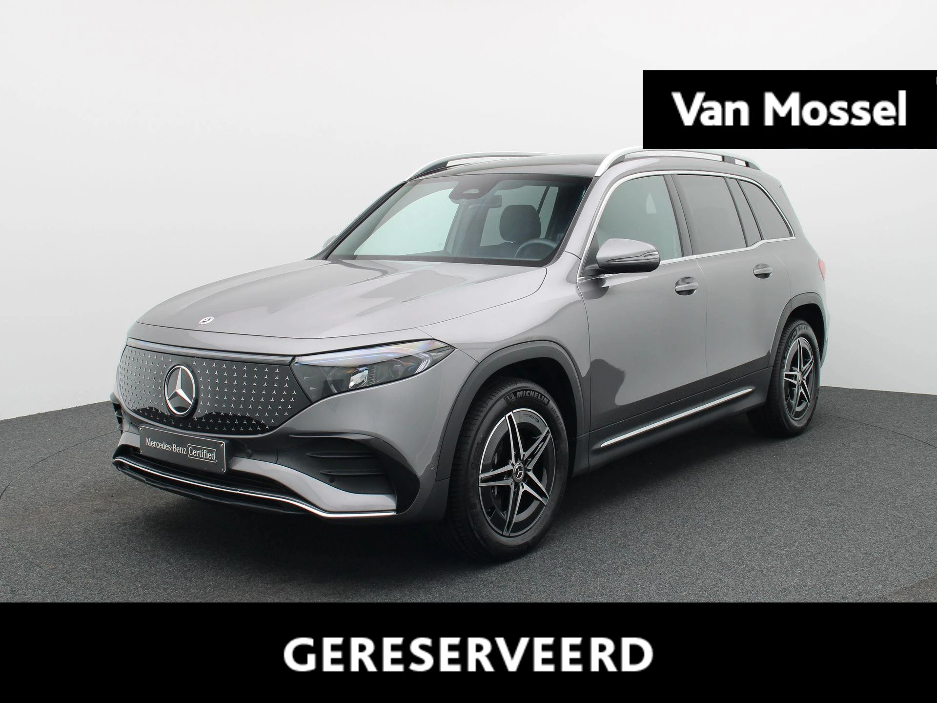 Mercedes-Benz-EQB-image-0
