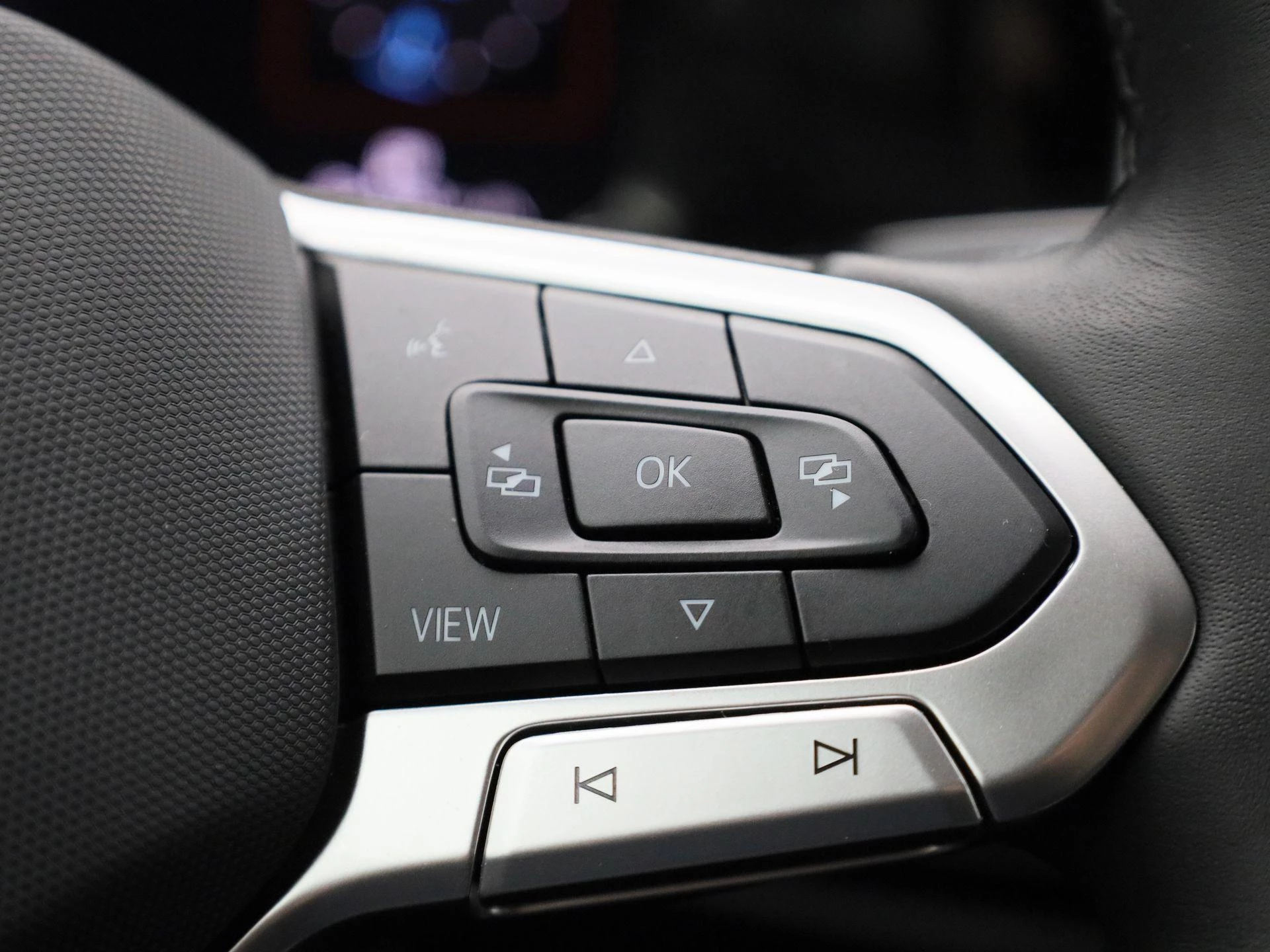 Volkswagen-Golf-image-23