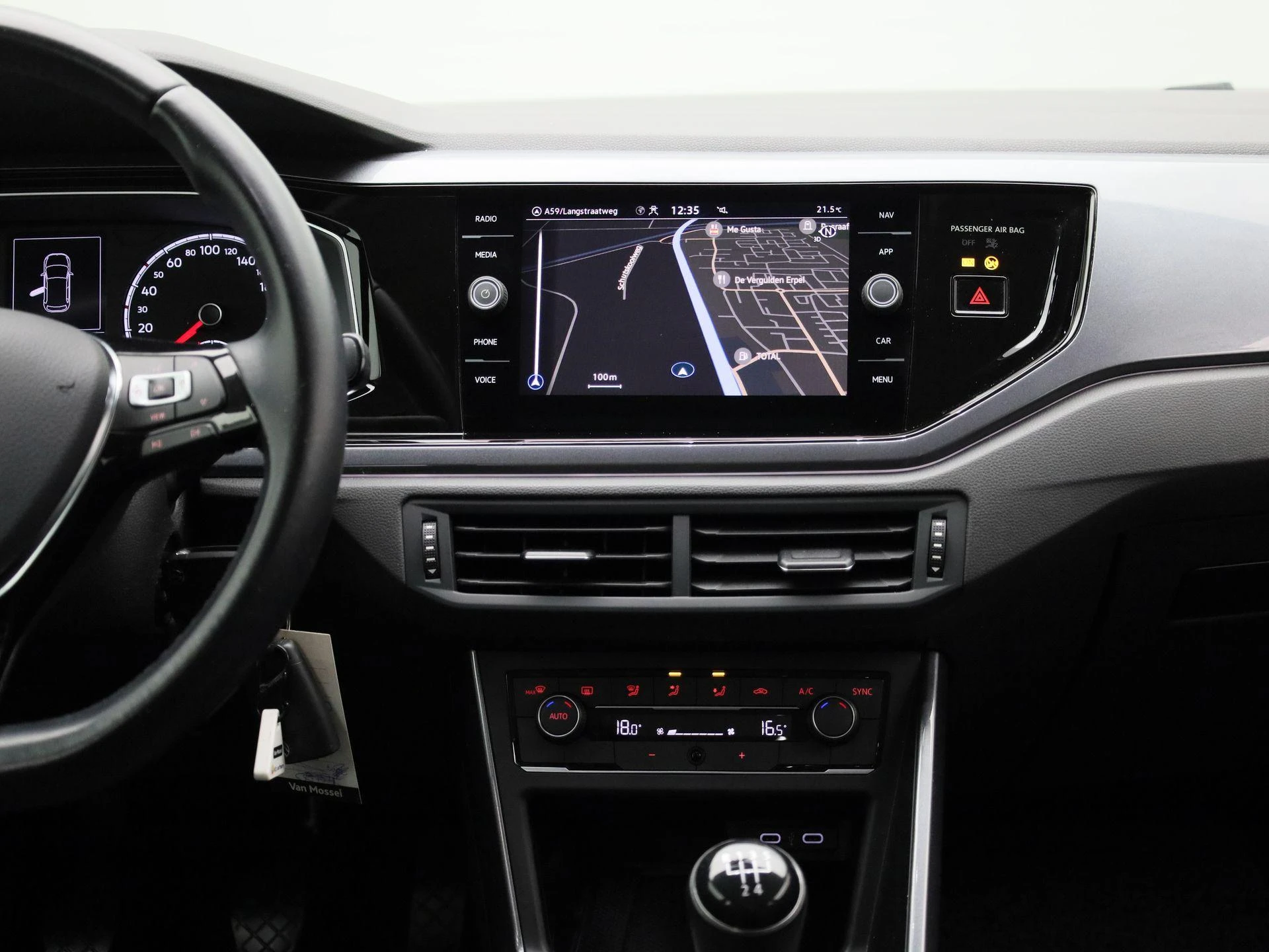 Volkswagen-Polo-image-7