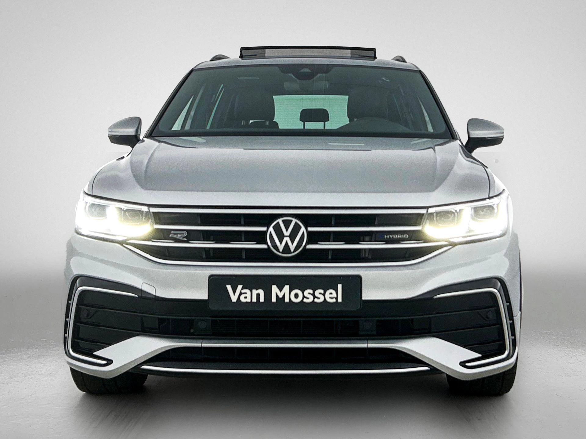 Volkswagen-Tiguan-image-4
