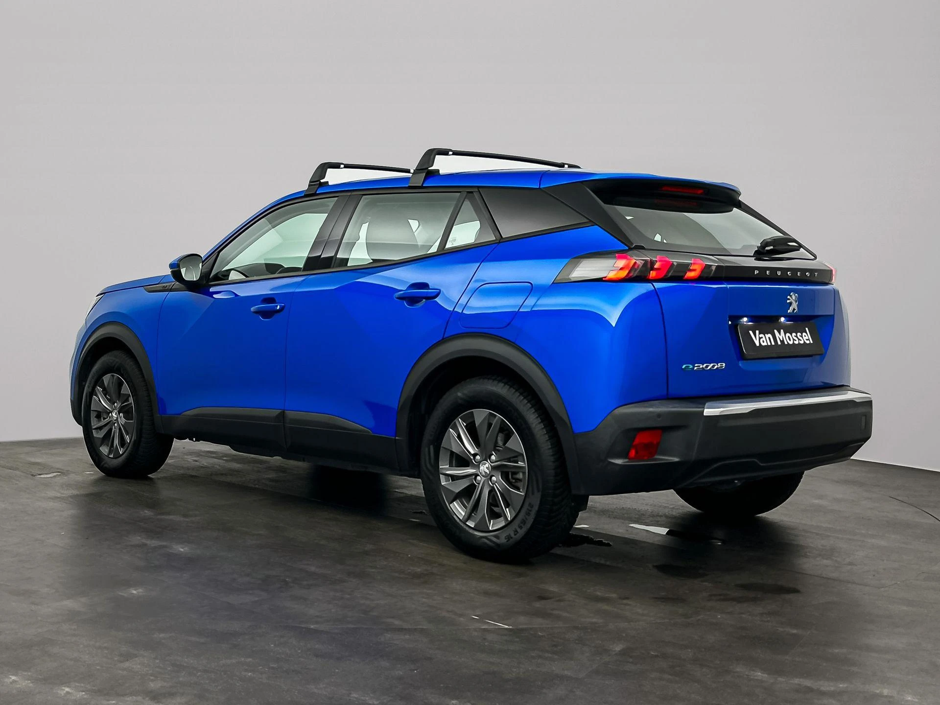 Peugeot-e-2008-image-2