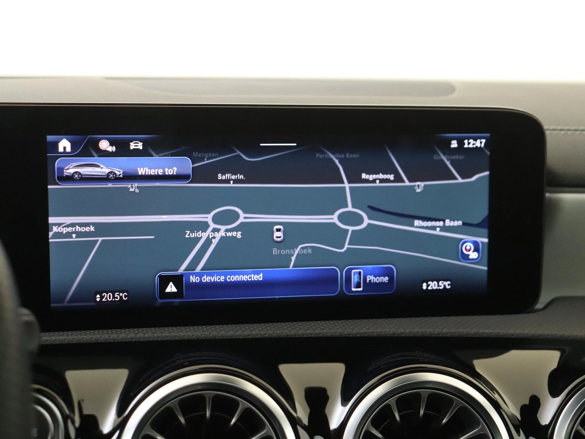 Mercedes-Benz-CLA-image-19