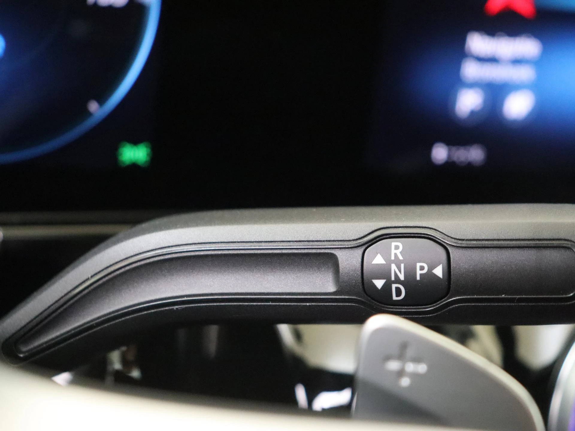 Mercedes-Benz-EQA-image-13