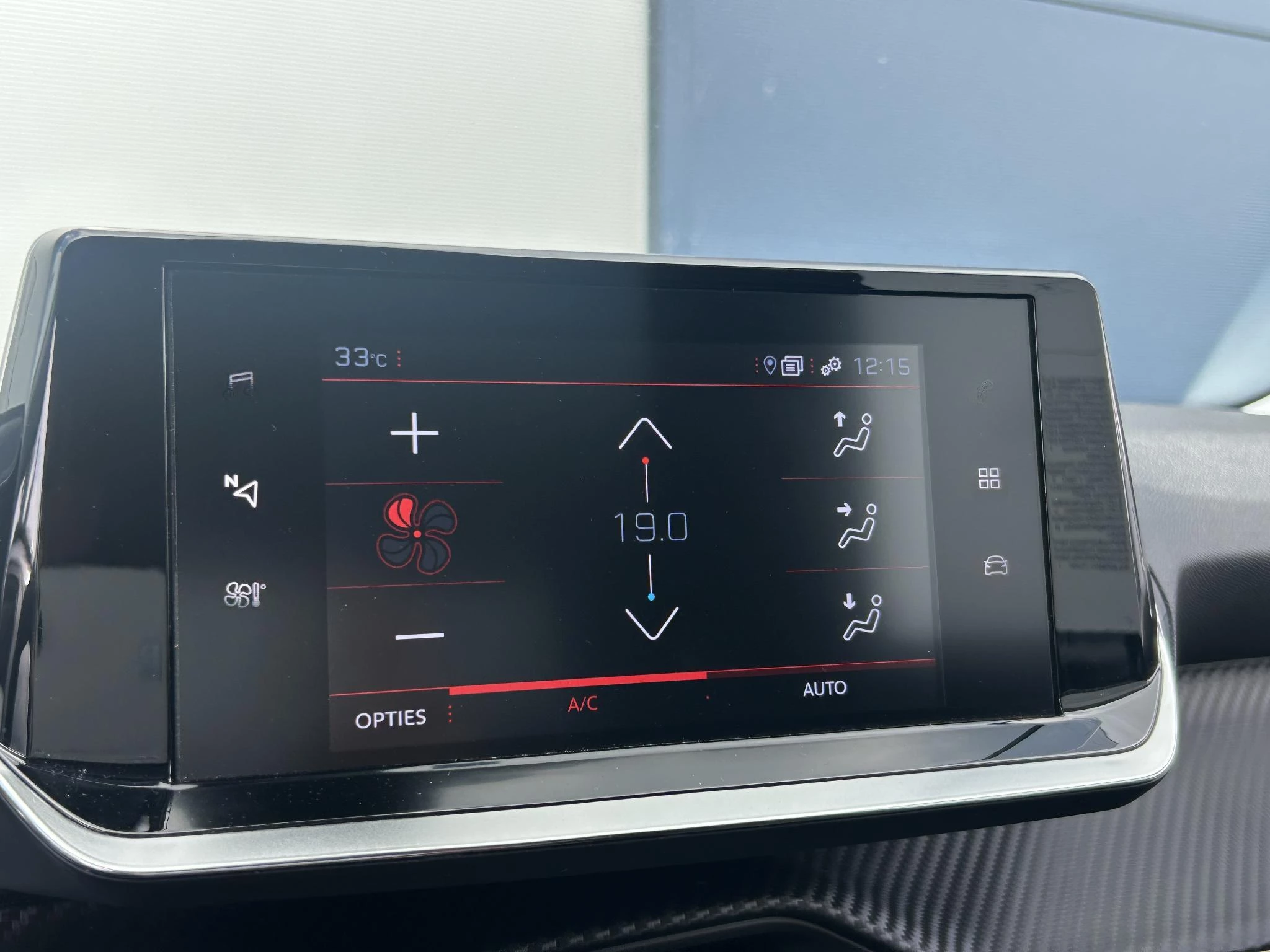 Peugeot-2008-image-11